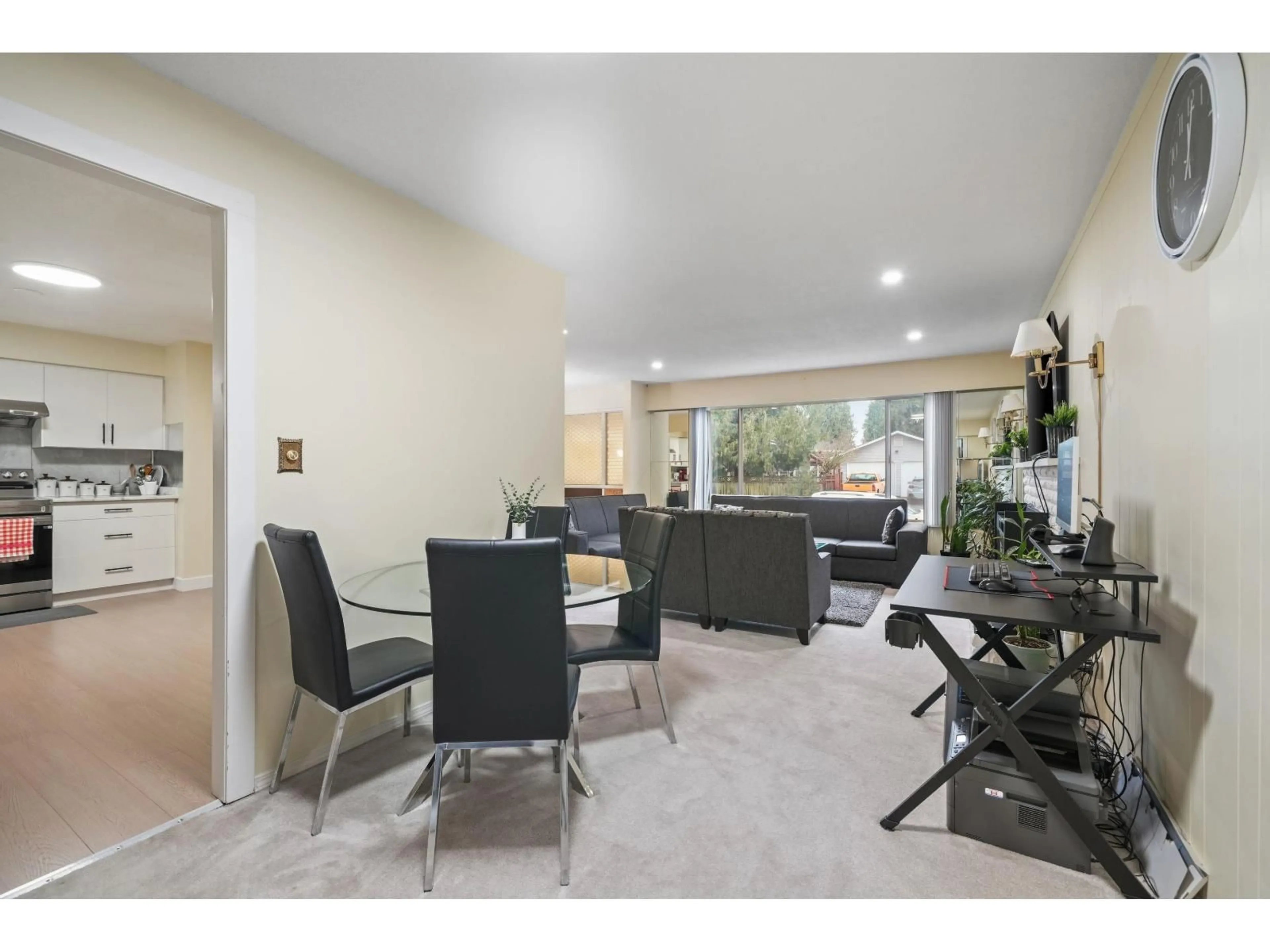 Living room with furniture, unknown for 11735 94A AVENUE, Delta British Columbia V4C3S4