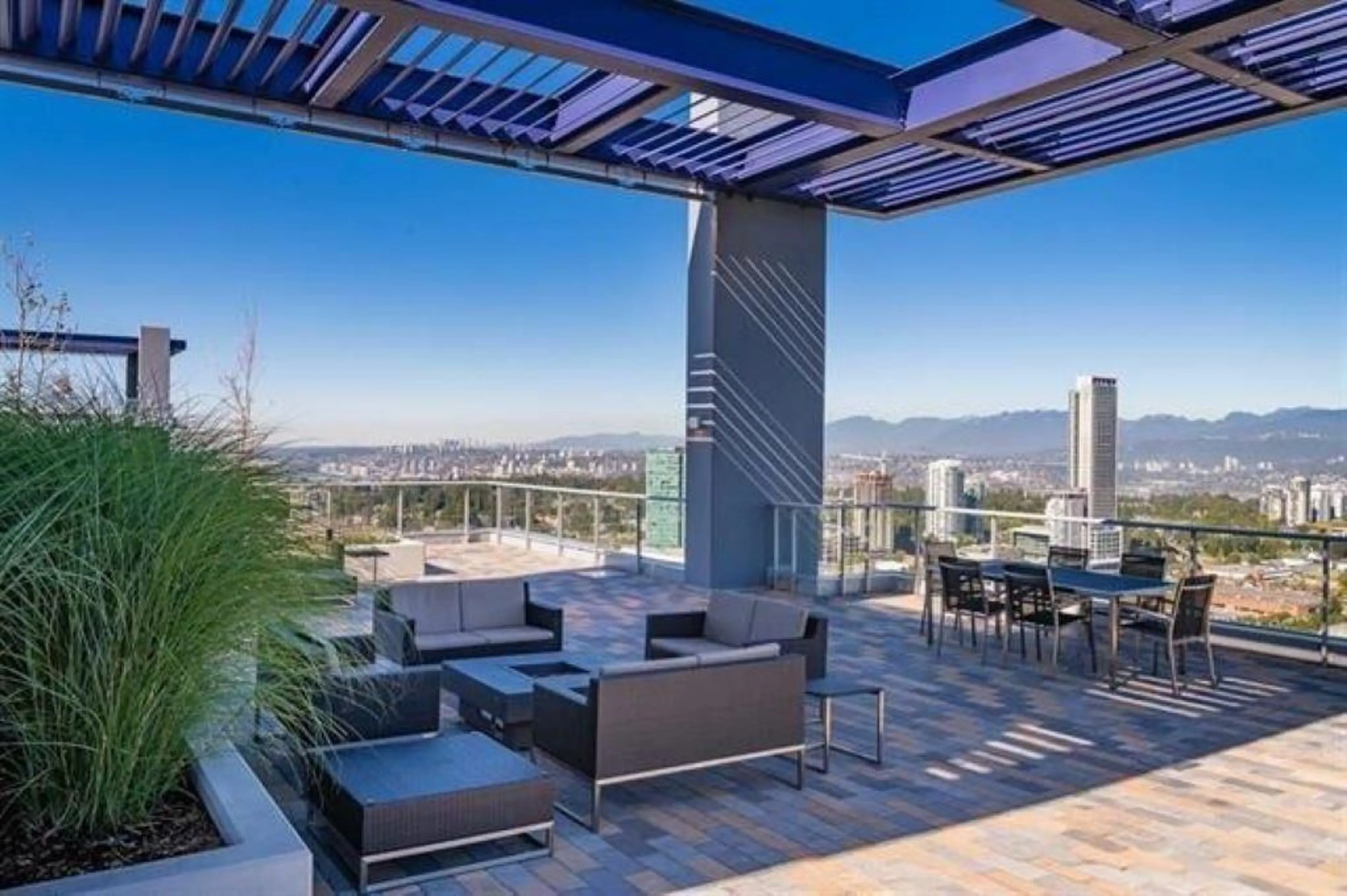 Patio, mountain view for 3909 - 13750 100 AVENUE, Surrey British Columbia V3T0L3