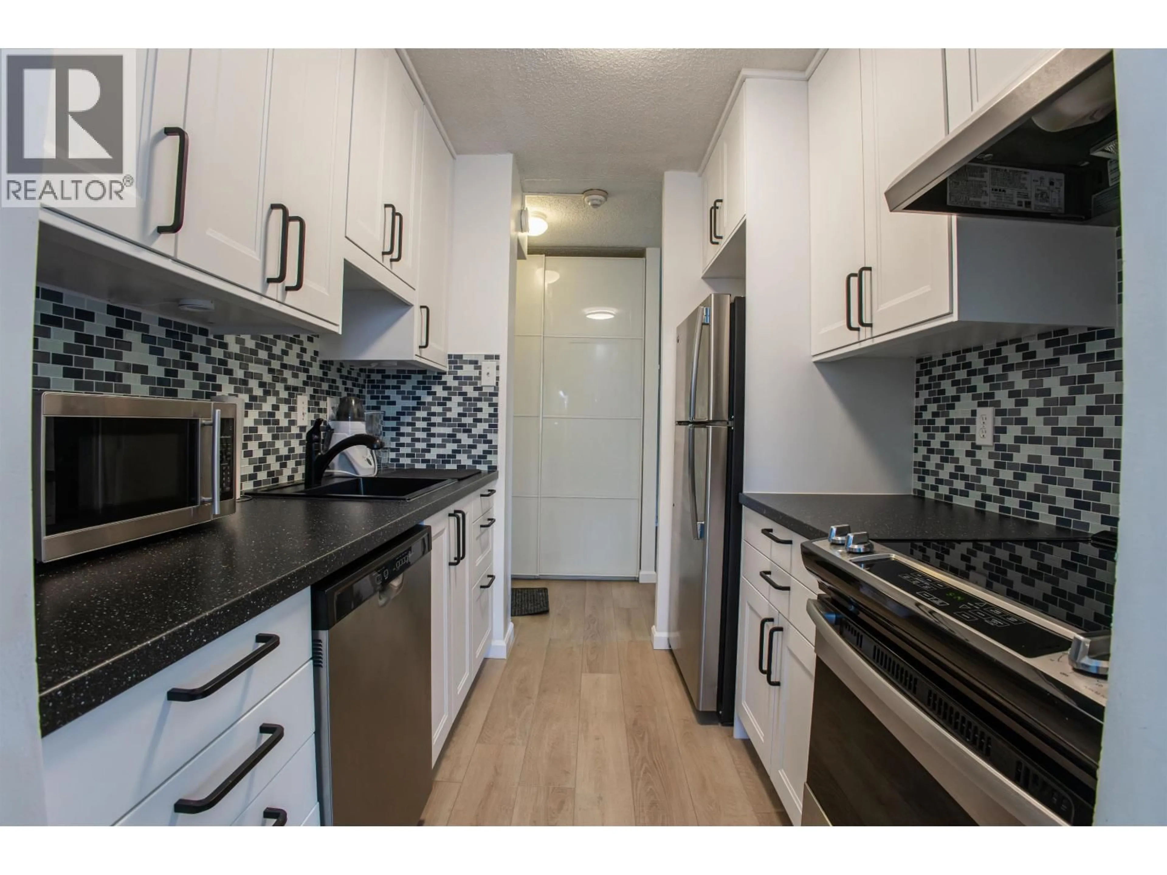 Standard kitchen, unknown for 204 - 4200 MAYBERRY STREET, Burnaby British Columbia V5H4A7