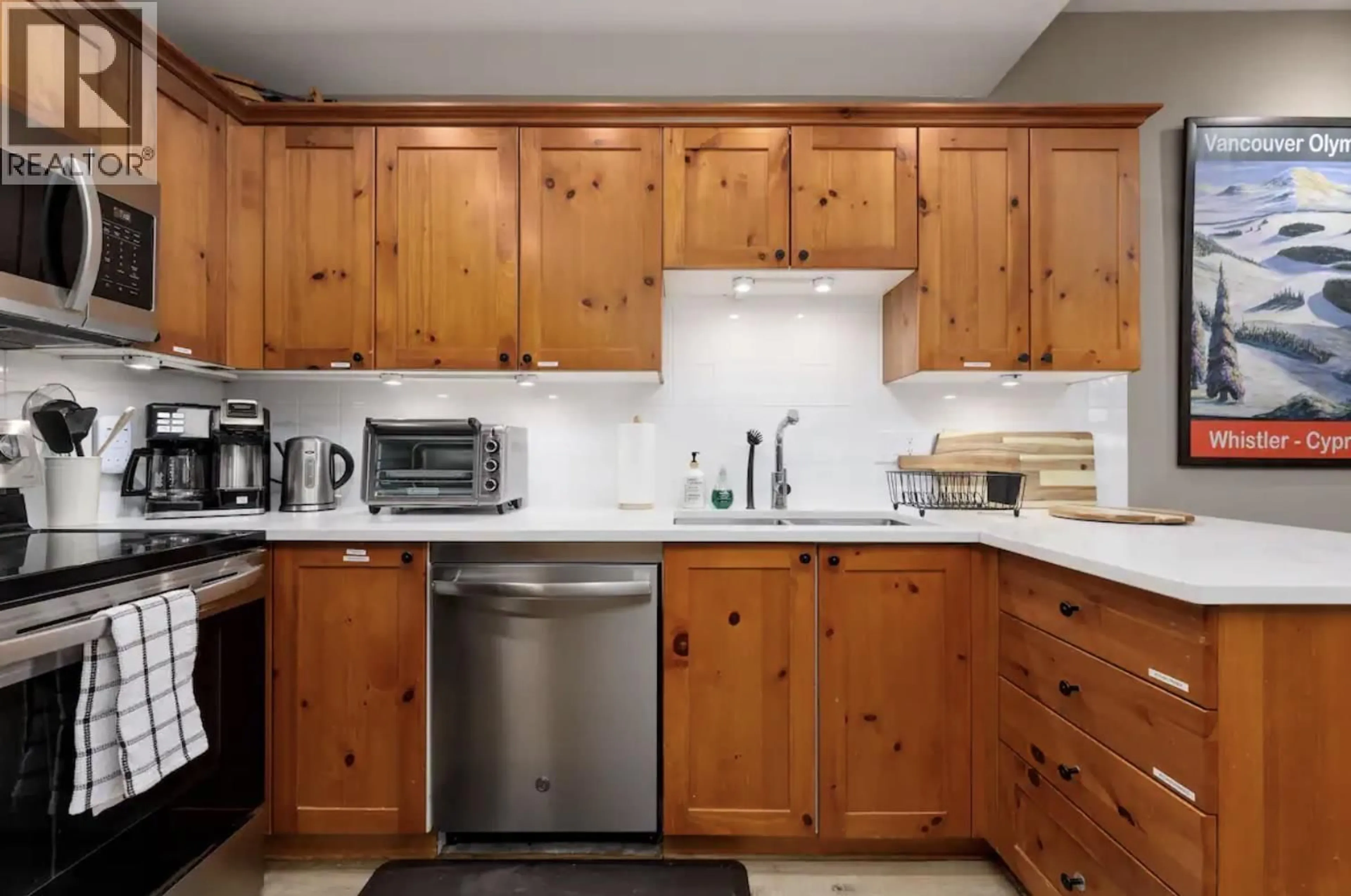 Standard kitchen, unknown for 15 - 4385 NORTHLANDS BOULEVARD, Whistler British Columbia V8E1C5