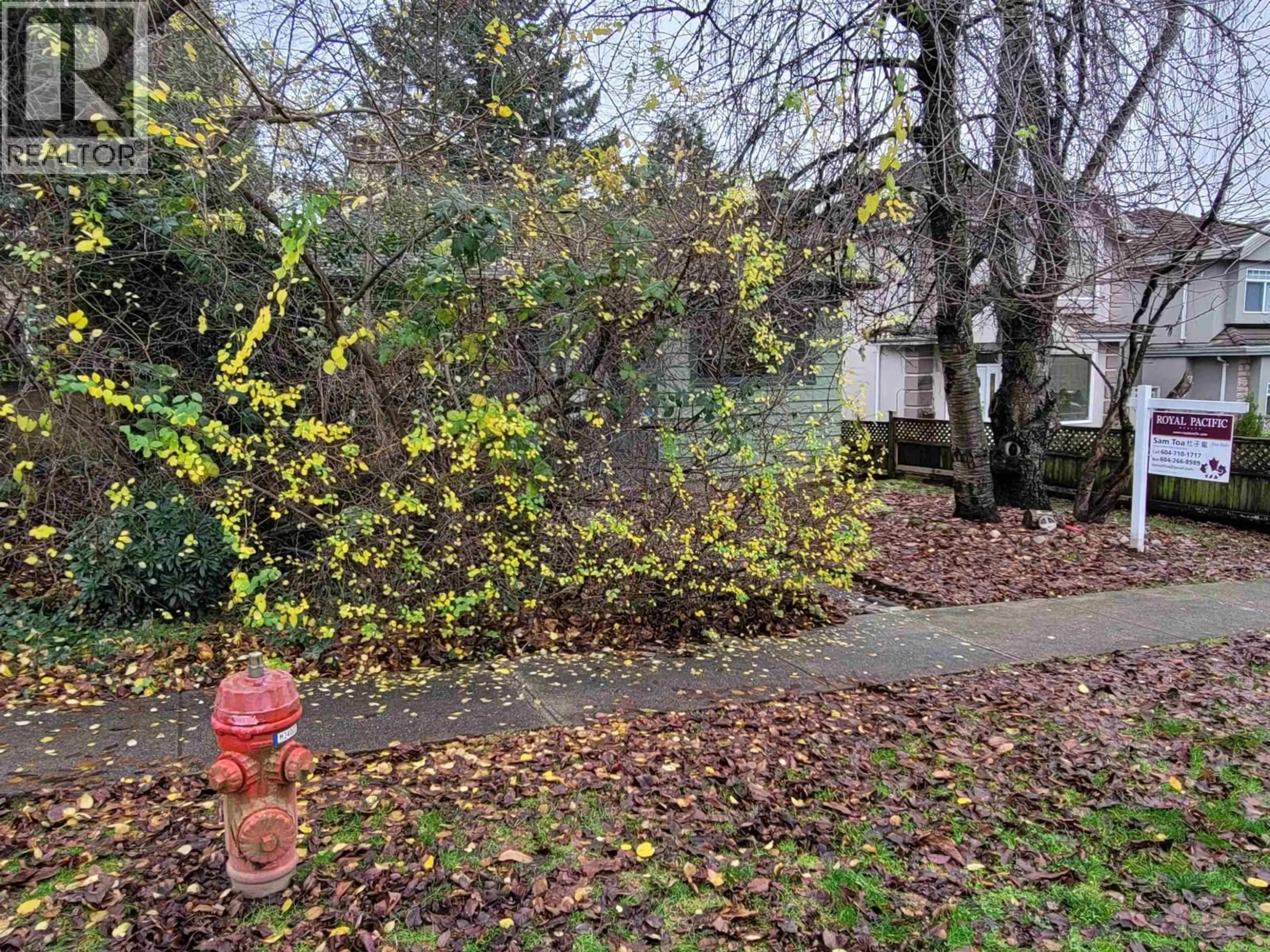 A pic from outside/outdoor area/front of a property/back of a property/a pic from drone, forest/trees view for 8468 HUDSON STREET, Vancouver British Columbia V6P4M4