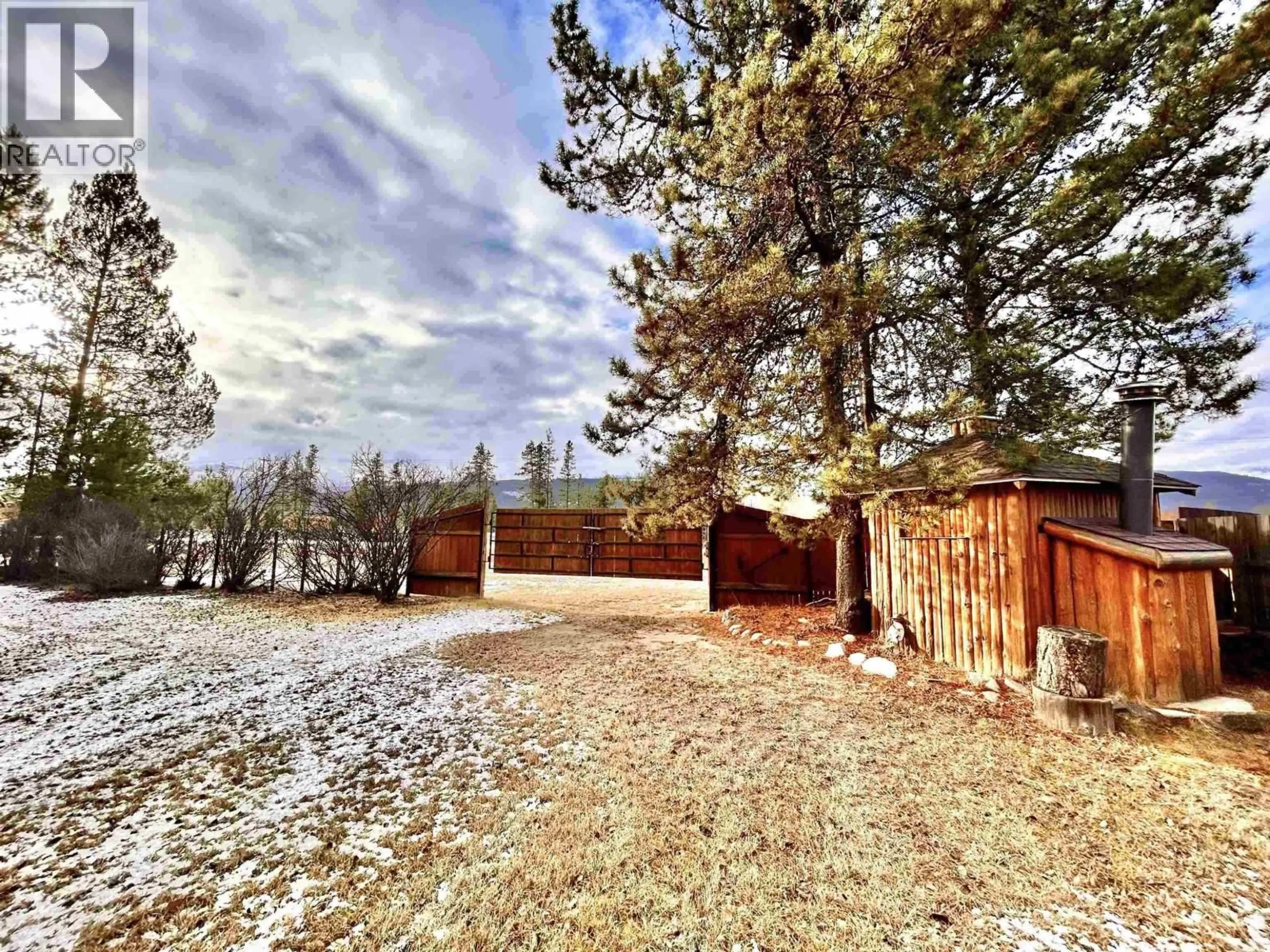 A pic from outside/outdoor area/front of a property/back of a property/a pic from drone, water/lake/river/ocean view for 1940 CRANBERRY PLACE, Valemount British Columbia V0E2Z0