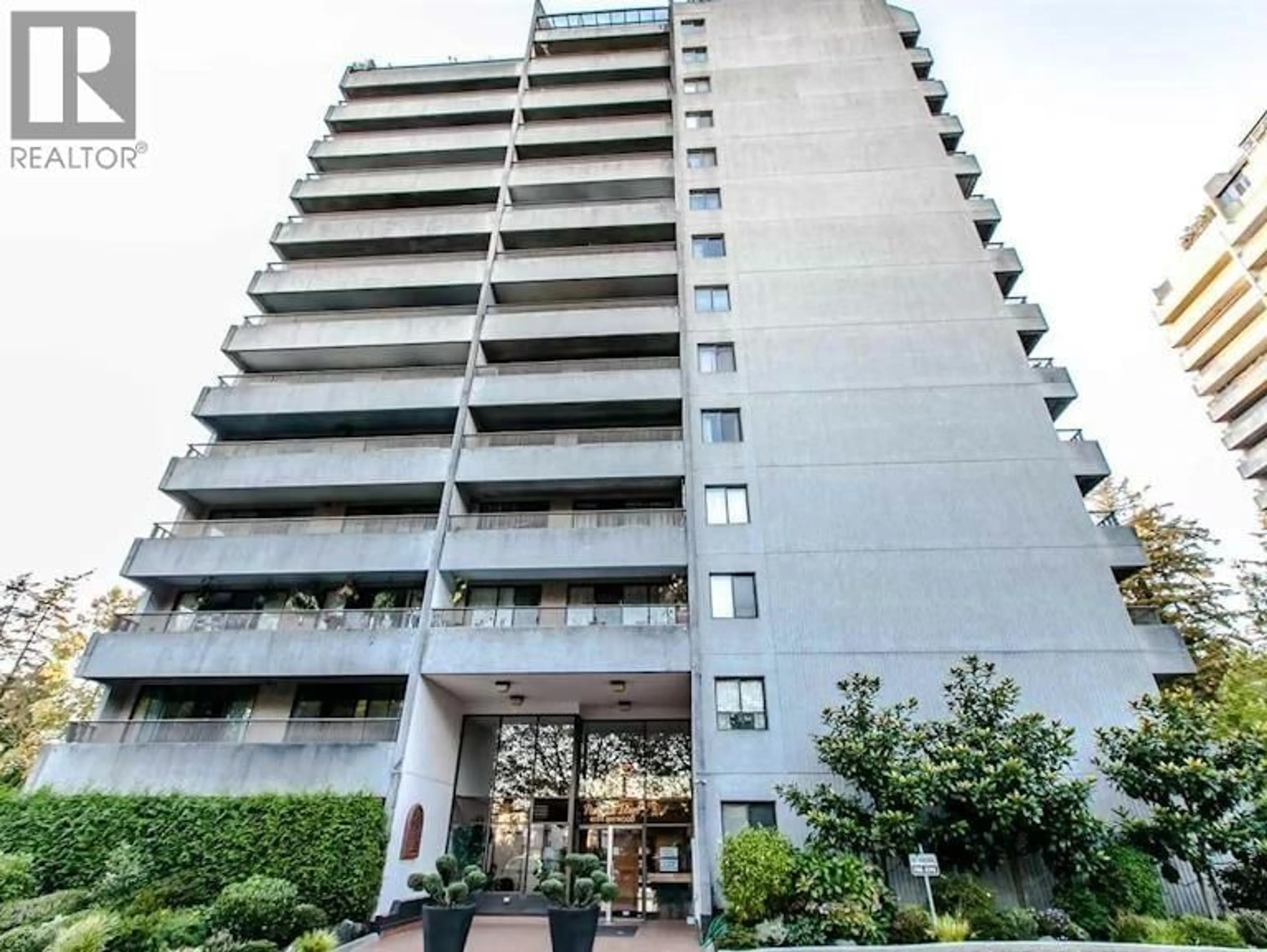 Indoor foyer for 808 - 4194 MAYWOOD STREET, Burnaby British Columbia V5H4E9