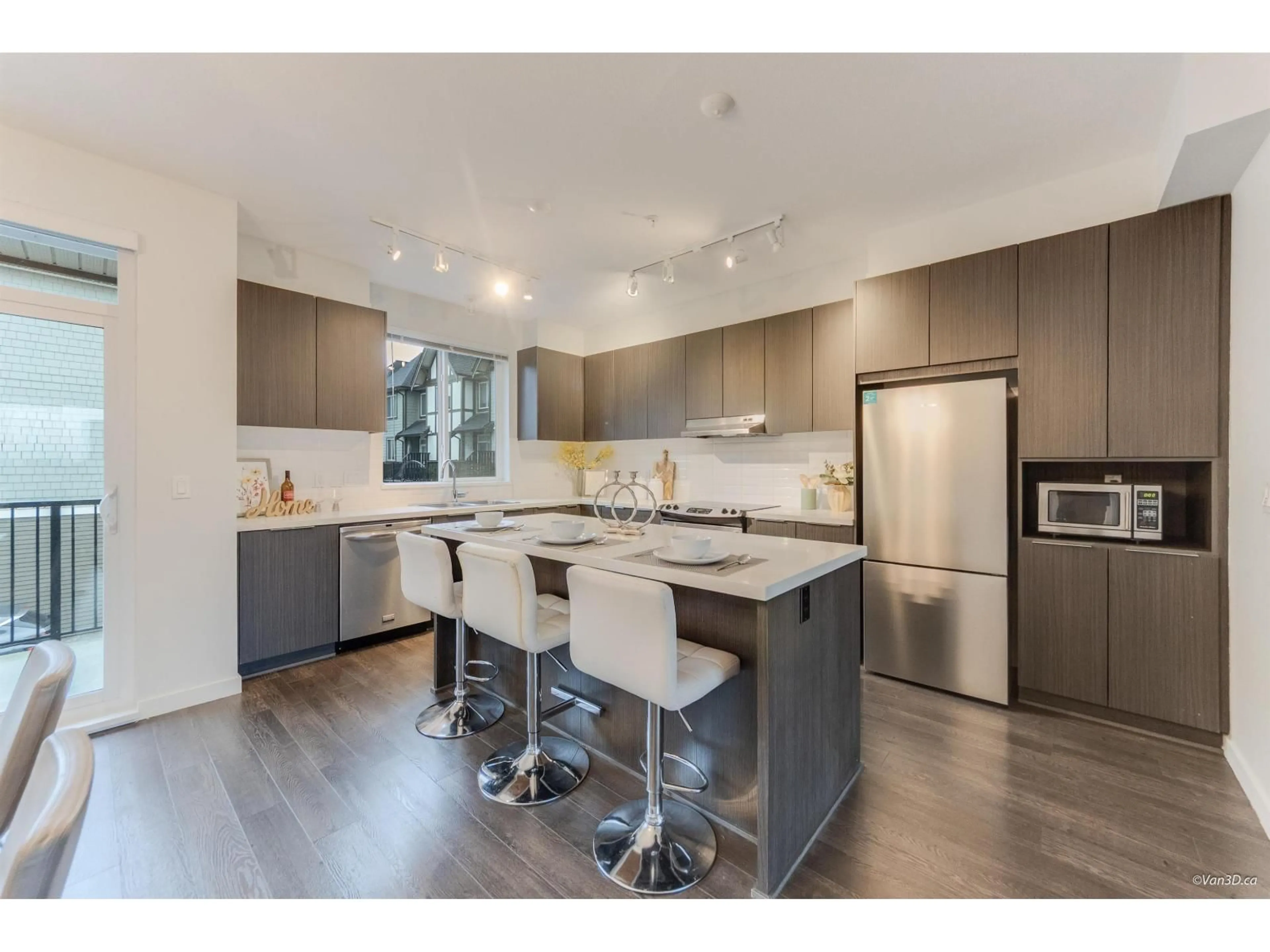 Open concept kitchen, wood/laminate floor for 139 - 8138 204 STREET, Langley British Columbia V2Y0T4