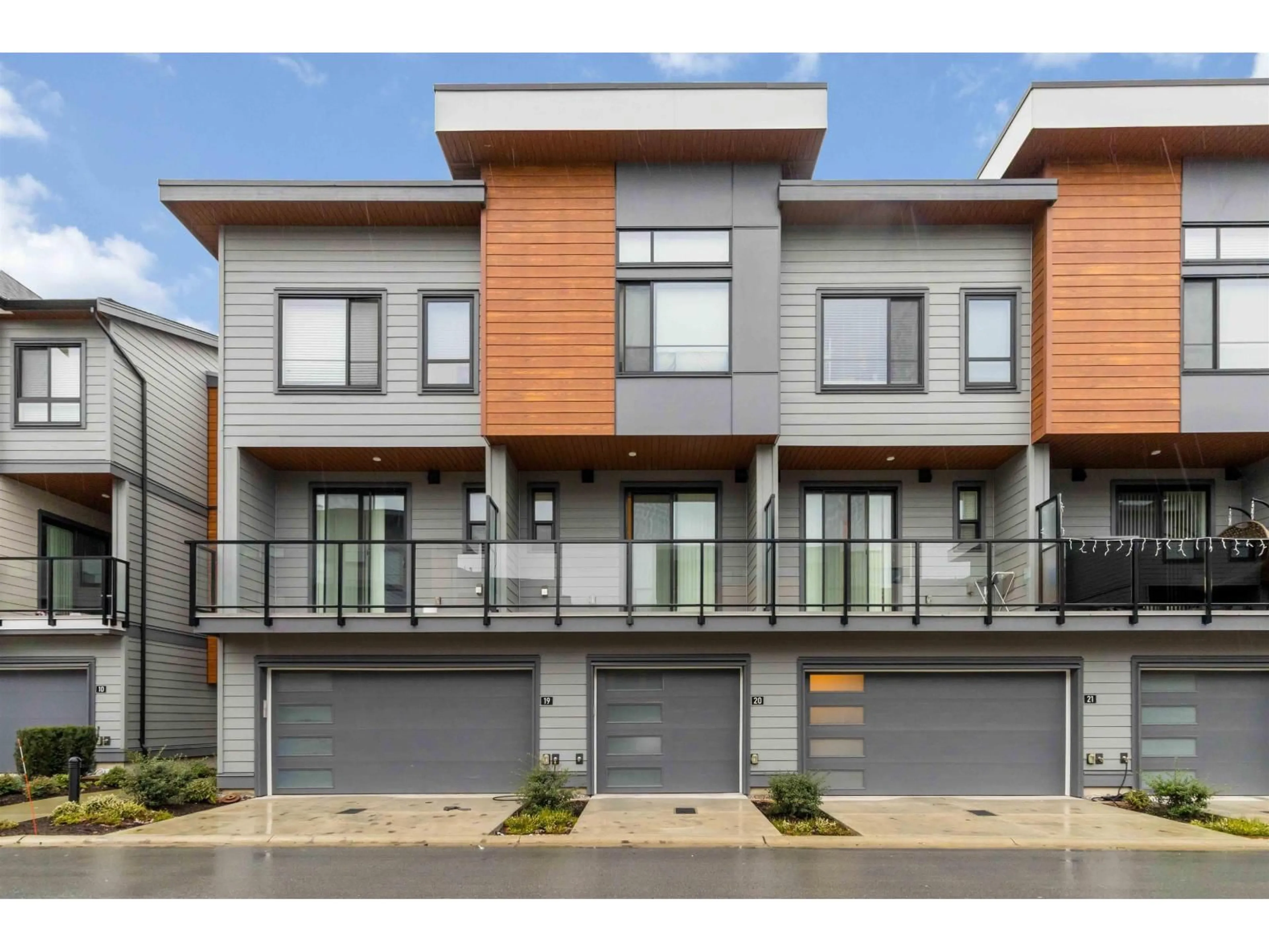 Home with brick exterior material, street for 20 - 30530 CARDINAL AVENUE, Abbotsford British Columbia V2T0L5