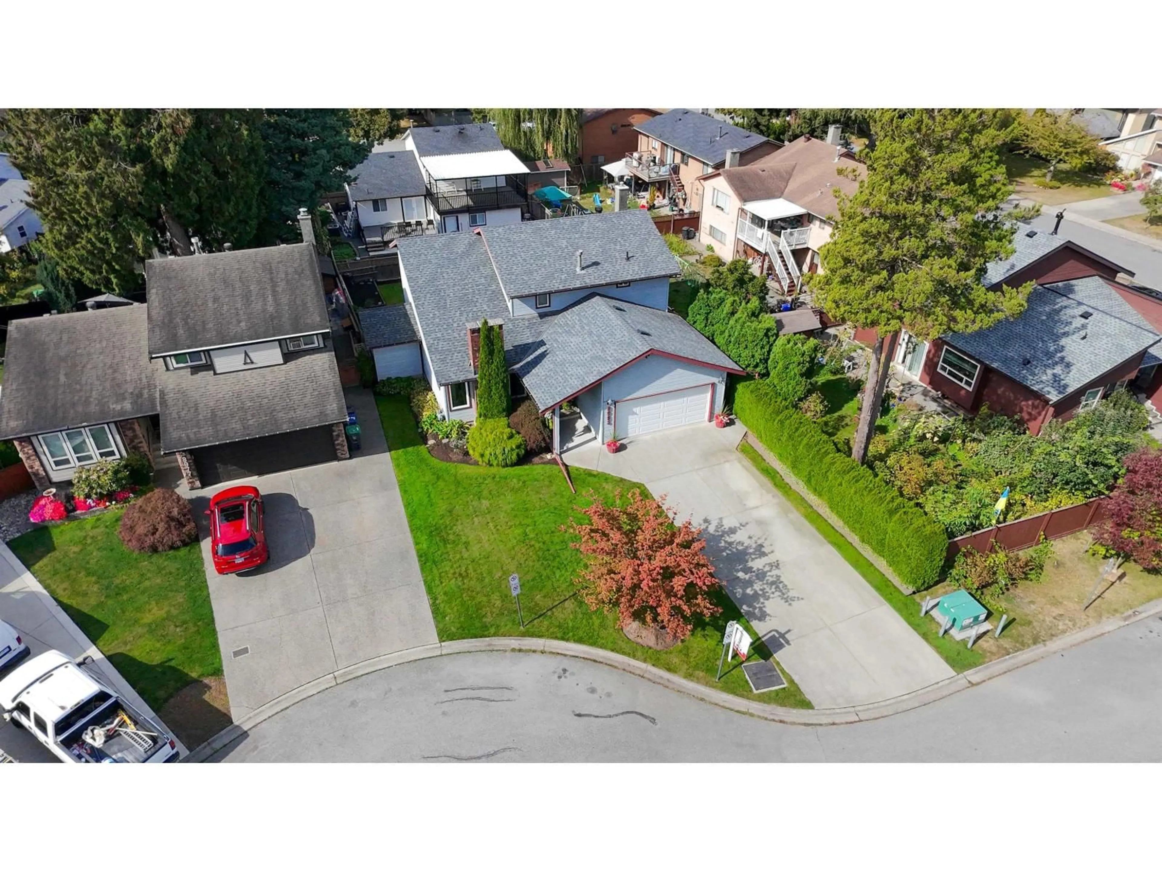 A pic from outside/outdoor area/front of a property/back of a property/a pic from drone, street for 8985 145 STREET, Surrey British Columbia V3R7J6