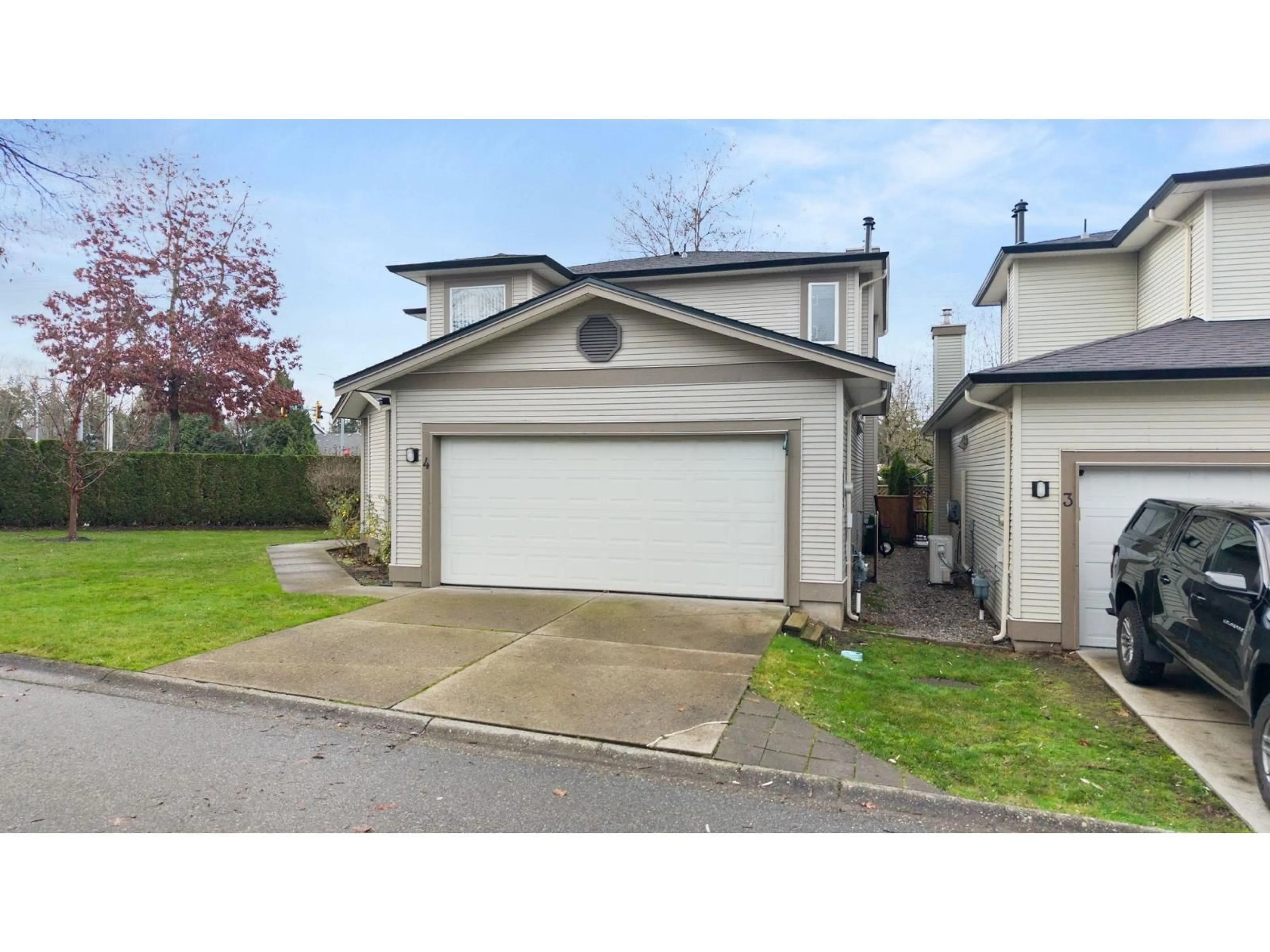 A pic from outside/outdoor area/front of a property/back of a property/a pic from drone, street for 4 - 20881 87 AVENUE, Langley British Columbia V1M3X1
