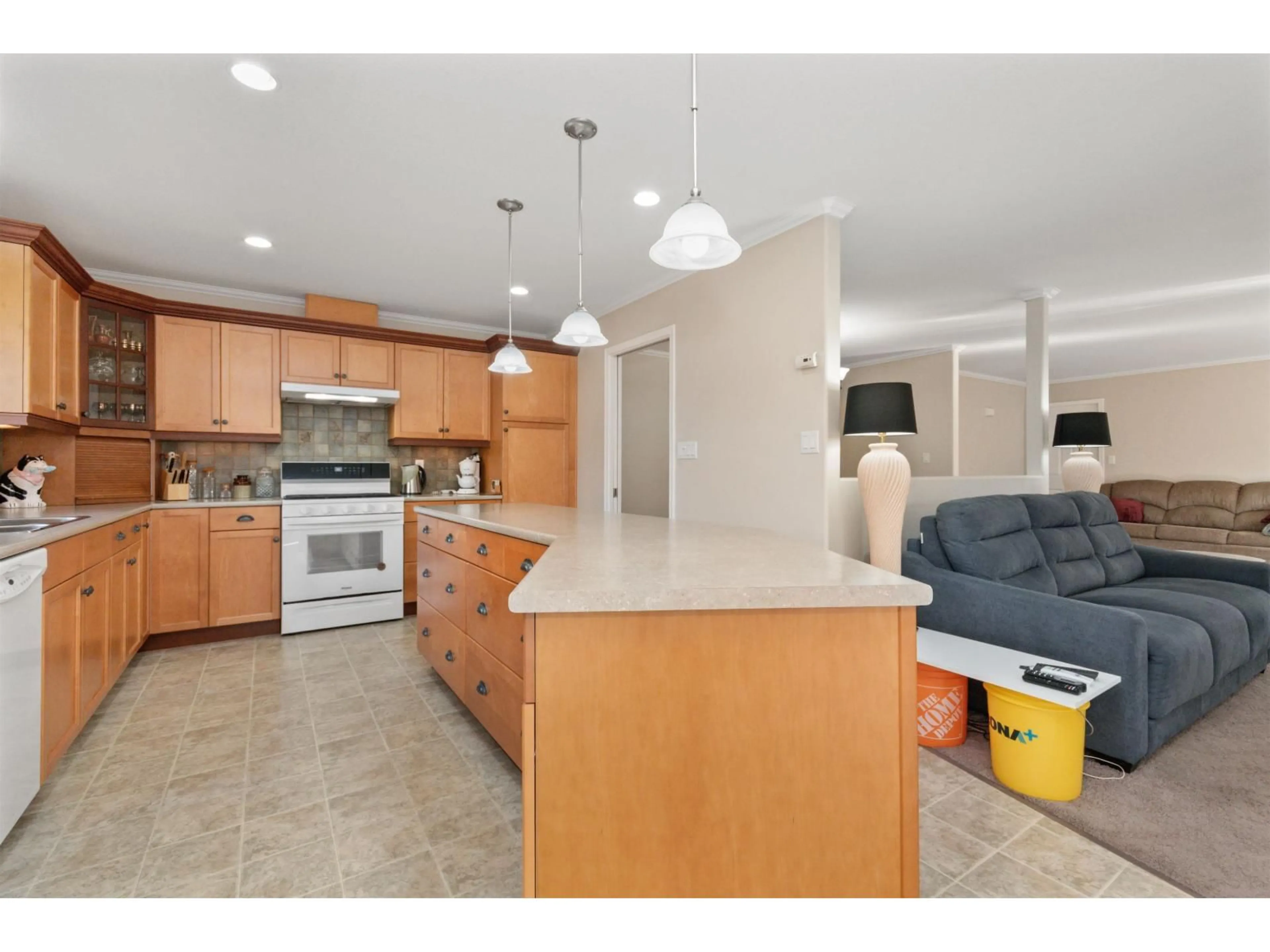 Open concept kitchen, ceramic/tile floor for 16 - 7330 ELM ROAD, Agassiz British Columbia V0M1A0