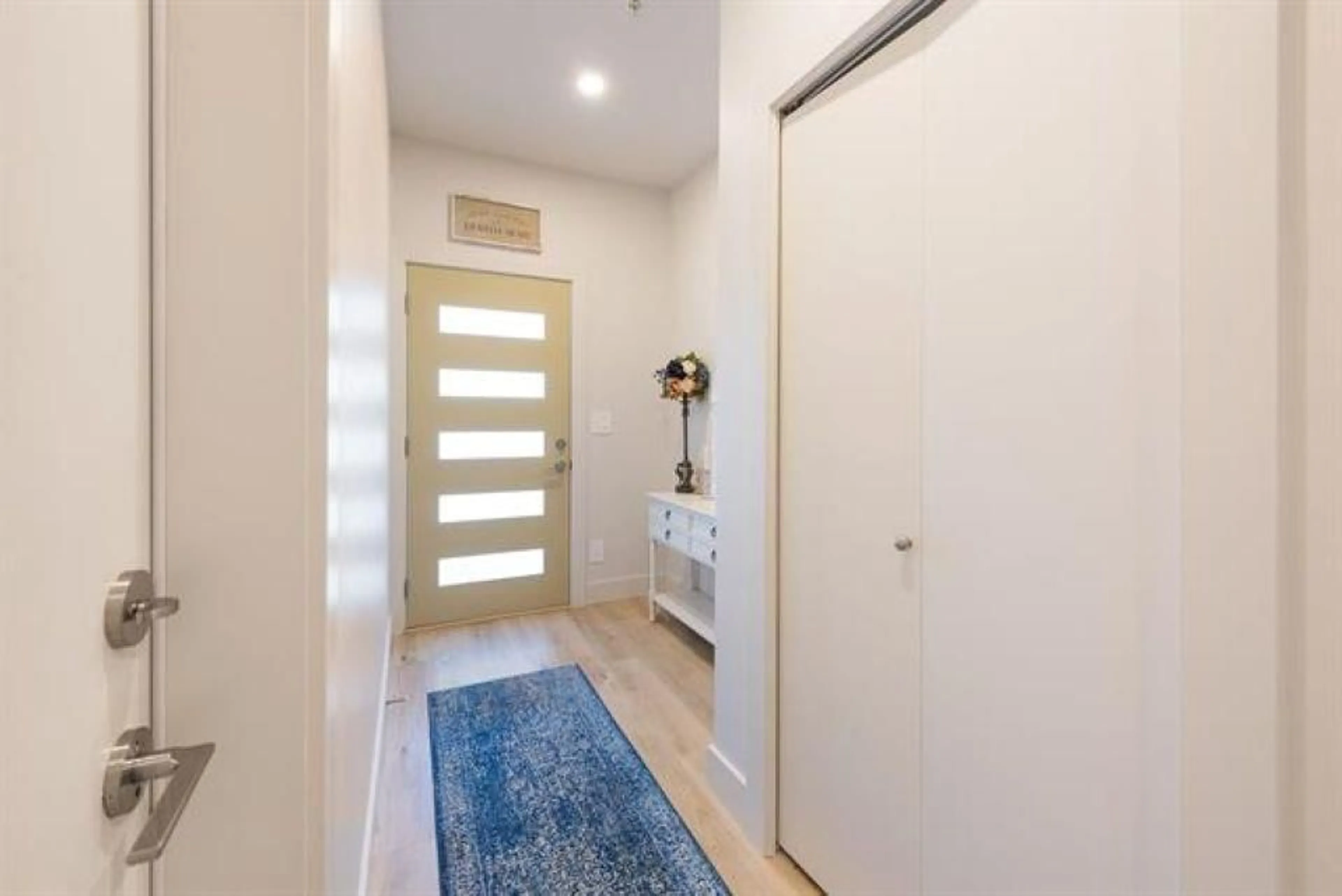 Indoor entryway for 3 - 1928 WOODSIDE BOULEVARD, Agassiz British Columbia V0M1A1