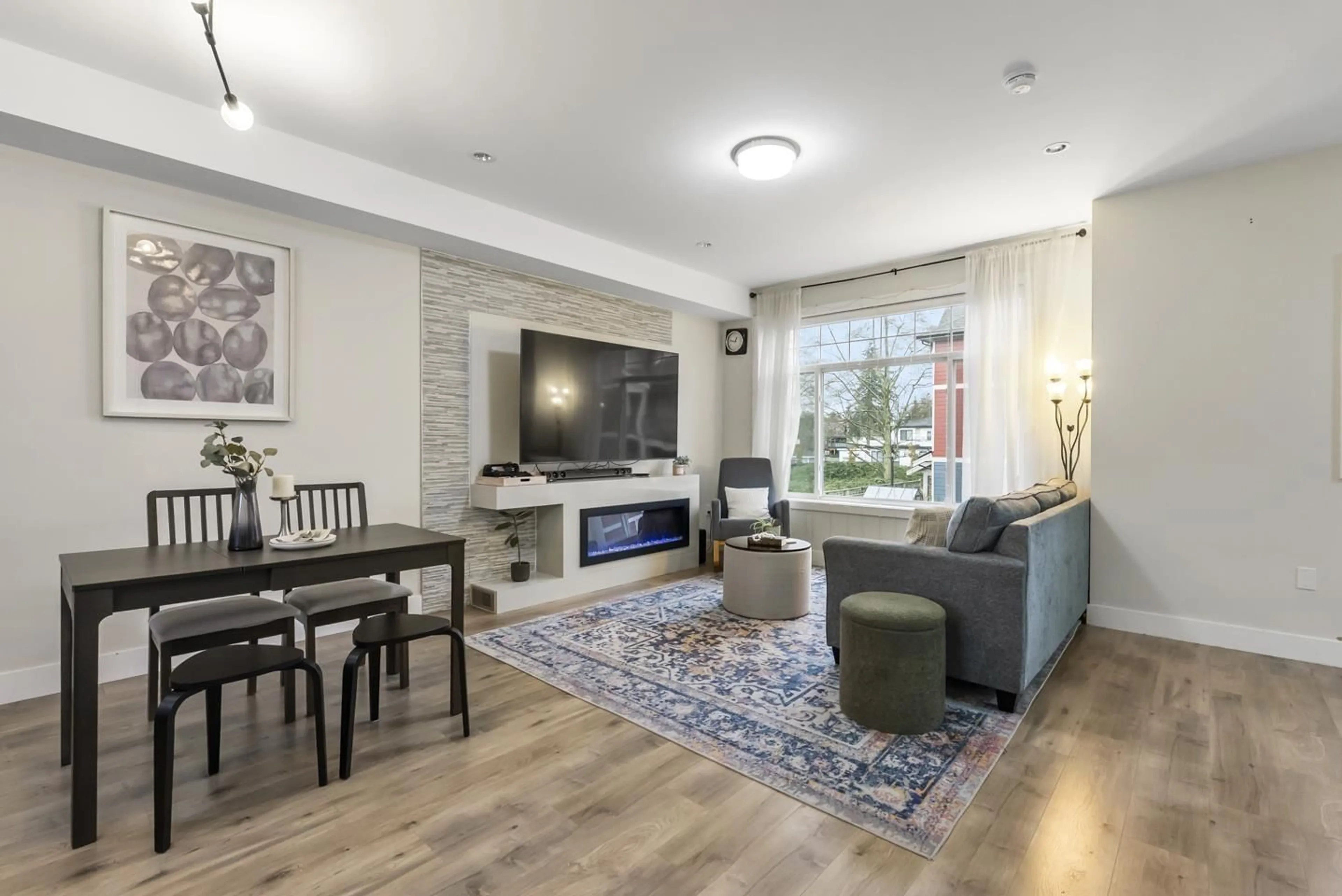 Living room with furniture, unknown for 10 - 11767 89A AVENUE, Delta British Columbia V4C3G8