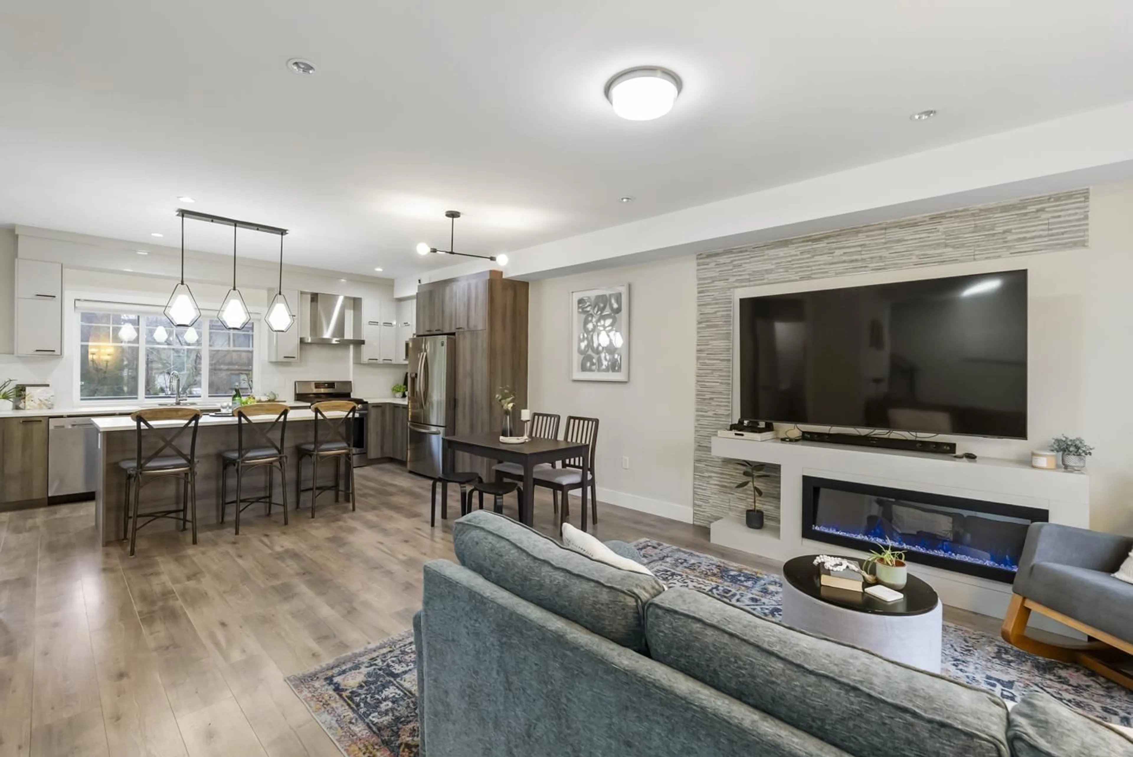 Living room with furniture, unknown for 10 - 11767 89A AVENUE, Delta British Columbia V4C3G8