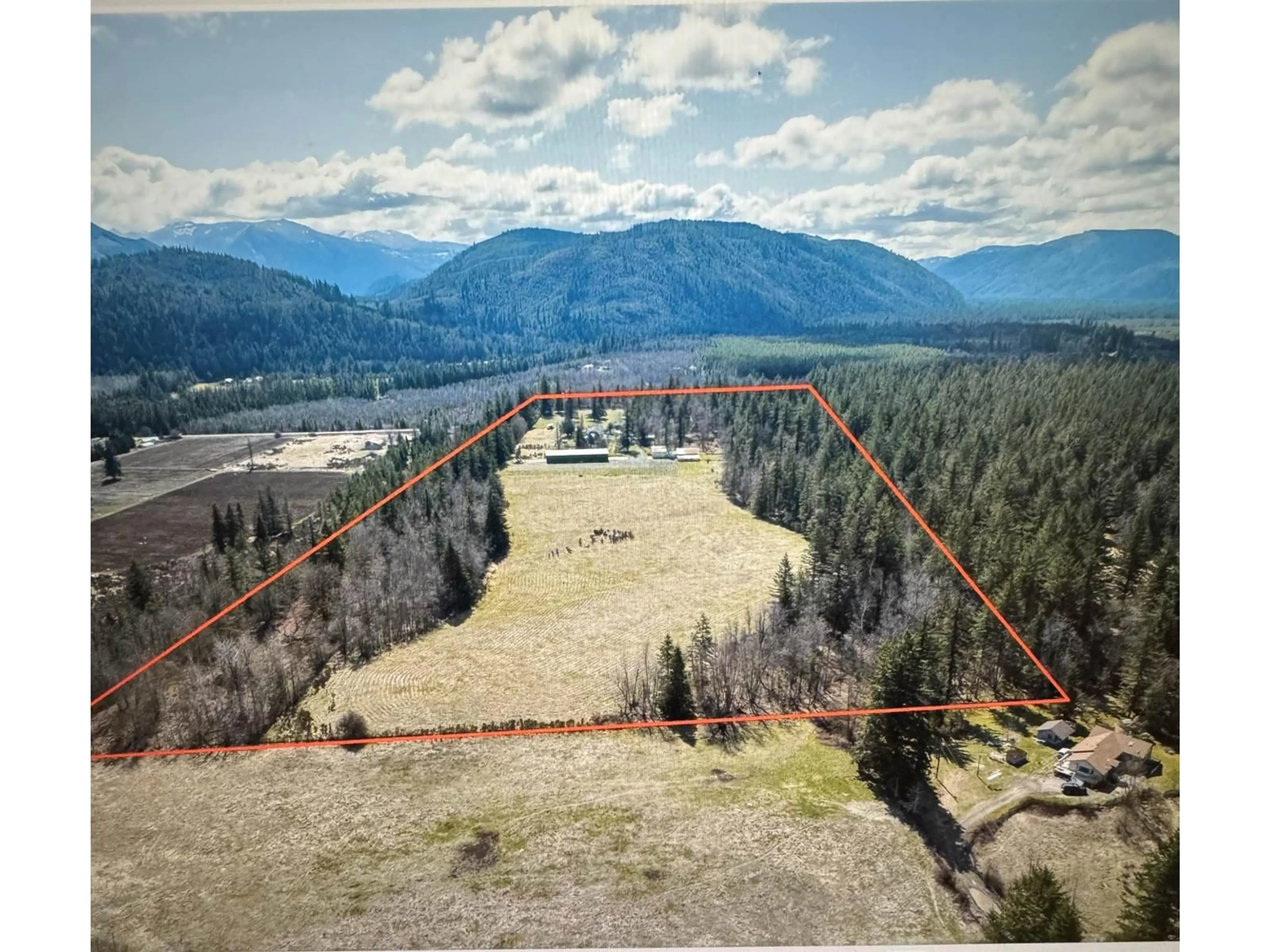 A pic from outside/outdoor area/front of a property/back of a property/a pic from drone, mountain view for 40895 HENDERSON ROAD, Columbia Valley British Columbia V2R4X5