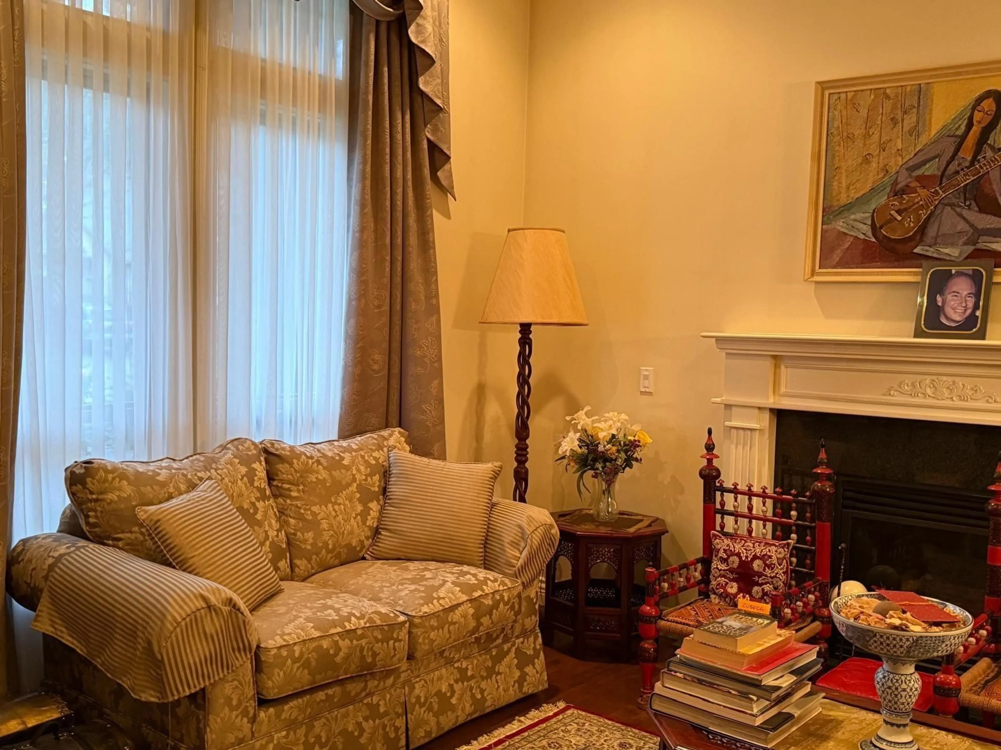 Living room with furniture, unknown for 12038 59 AVENUE, Surrey British Columbia V3X3L3