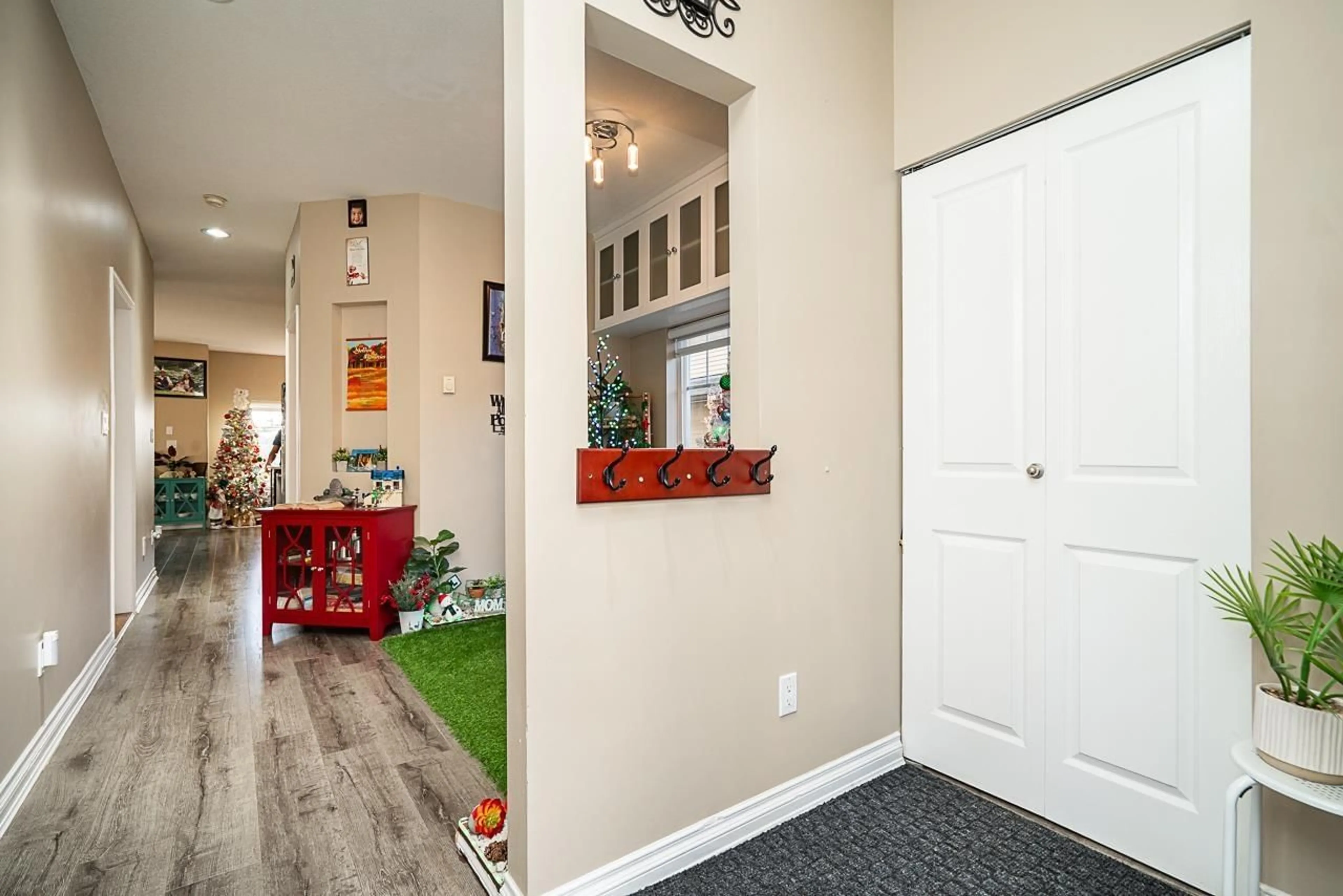 Indoor entryway for 4 - 18181 68 AVENUE, Surrey British Columbia V3S9J1
