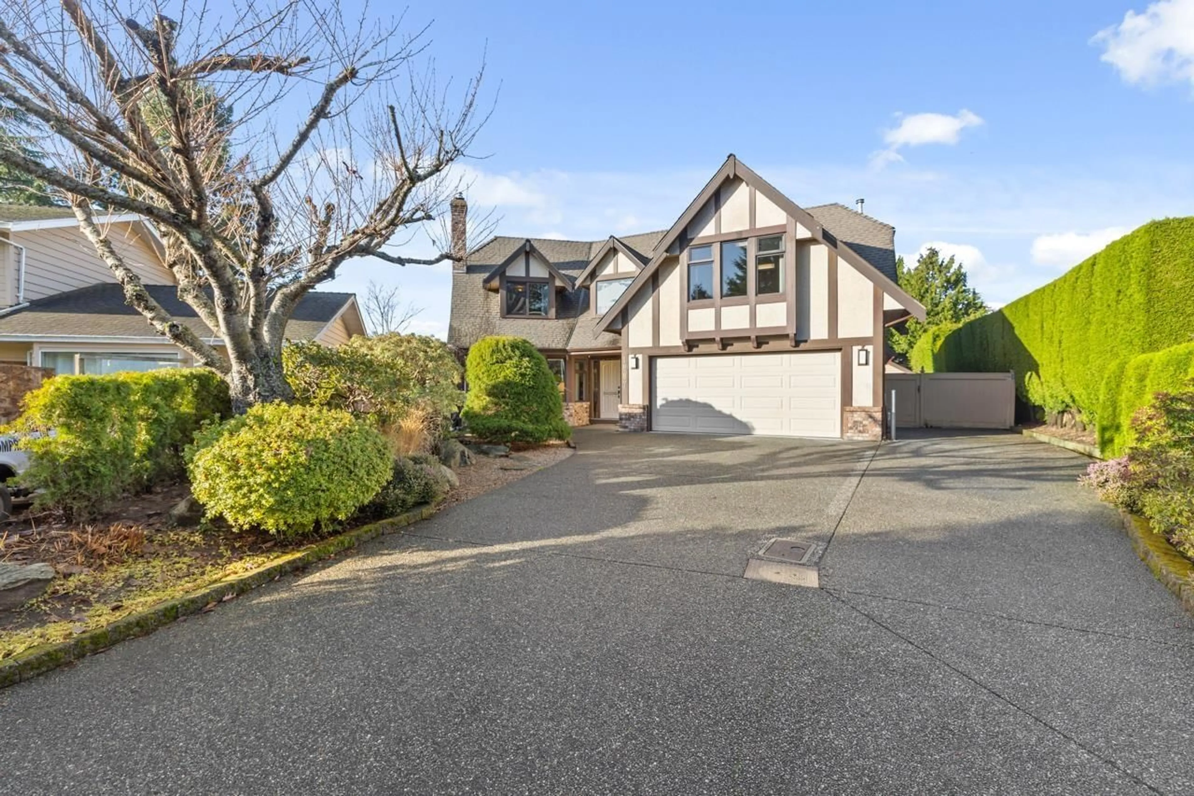 A pic from outside/outdoor area/front of a property/back of a property/a pic from drone, street for 1887 144A STREET, Surrey British Columbia V4A6Z7