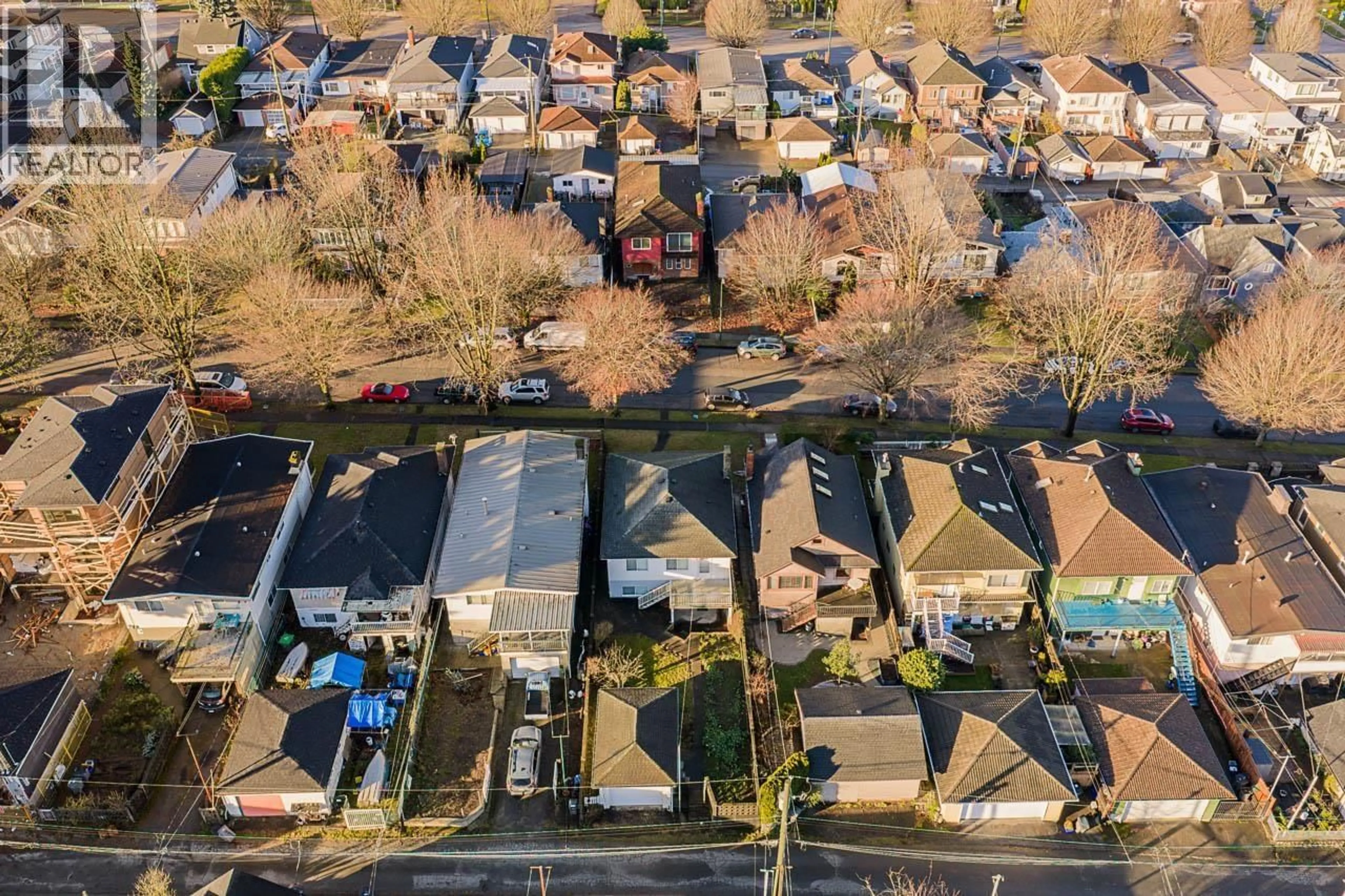 A pic from outside/outdoor area/front of a property/back of a property/a pic from drone, street for 1174 KELOWNA STREET, Vancouver British Columbia V5K4E2