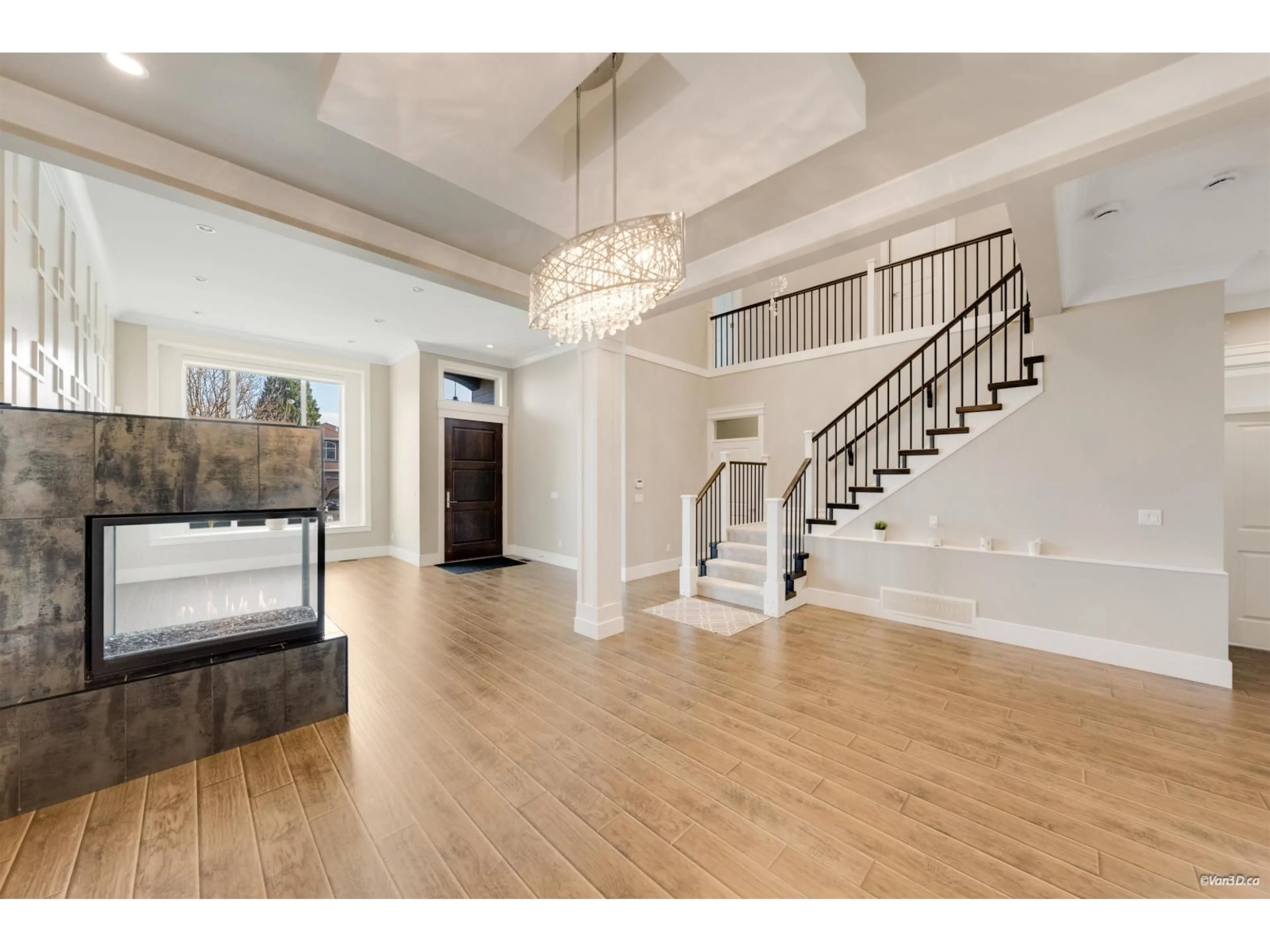 Indoor entryway for 6311 128A STREET, Surrey British Columbia V3X3L9