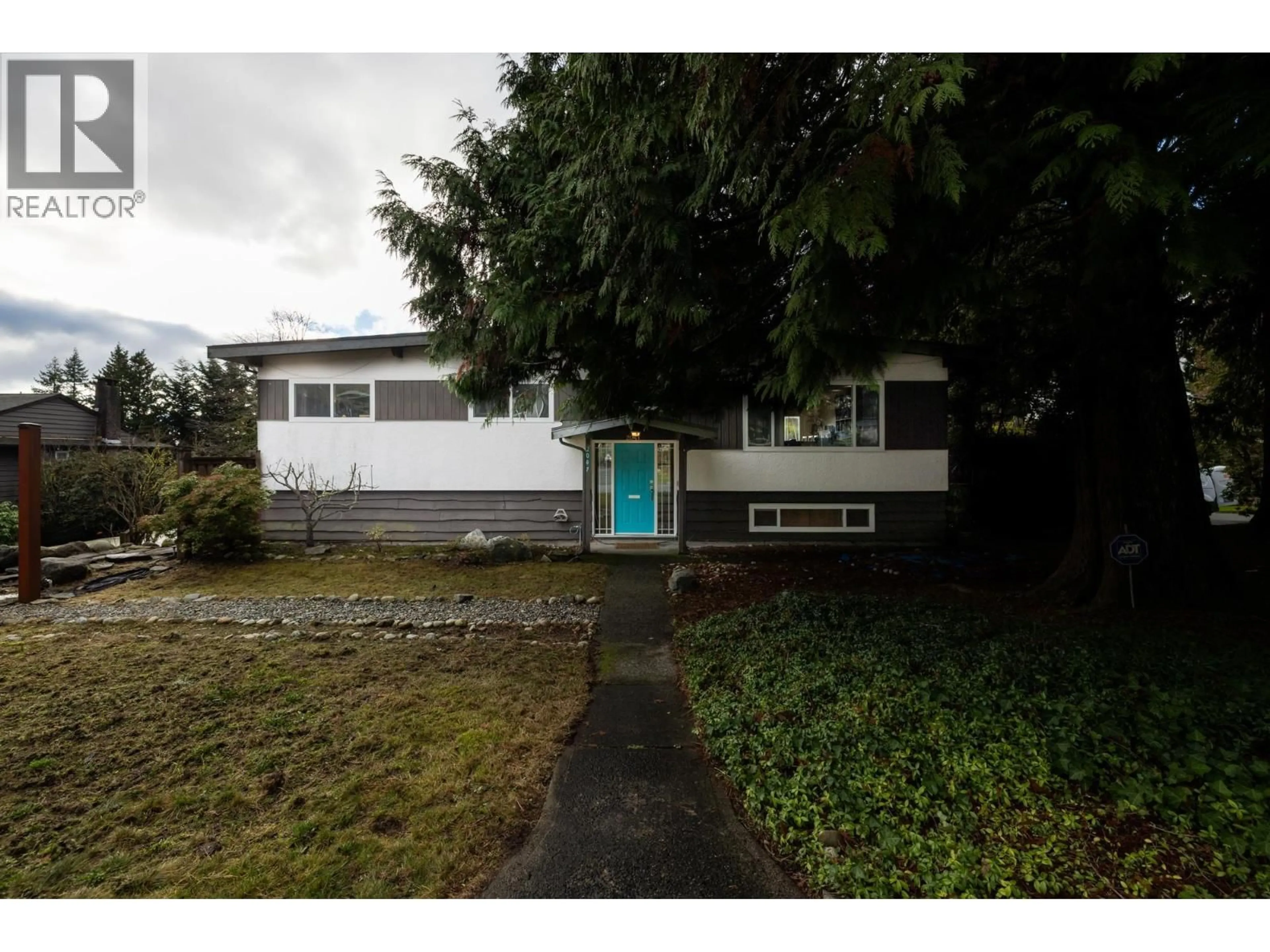 Unknown for 2041 TOMPKINS CRESCENT, North Vancouver British Columbia V7H2C9