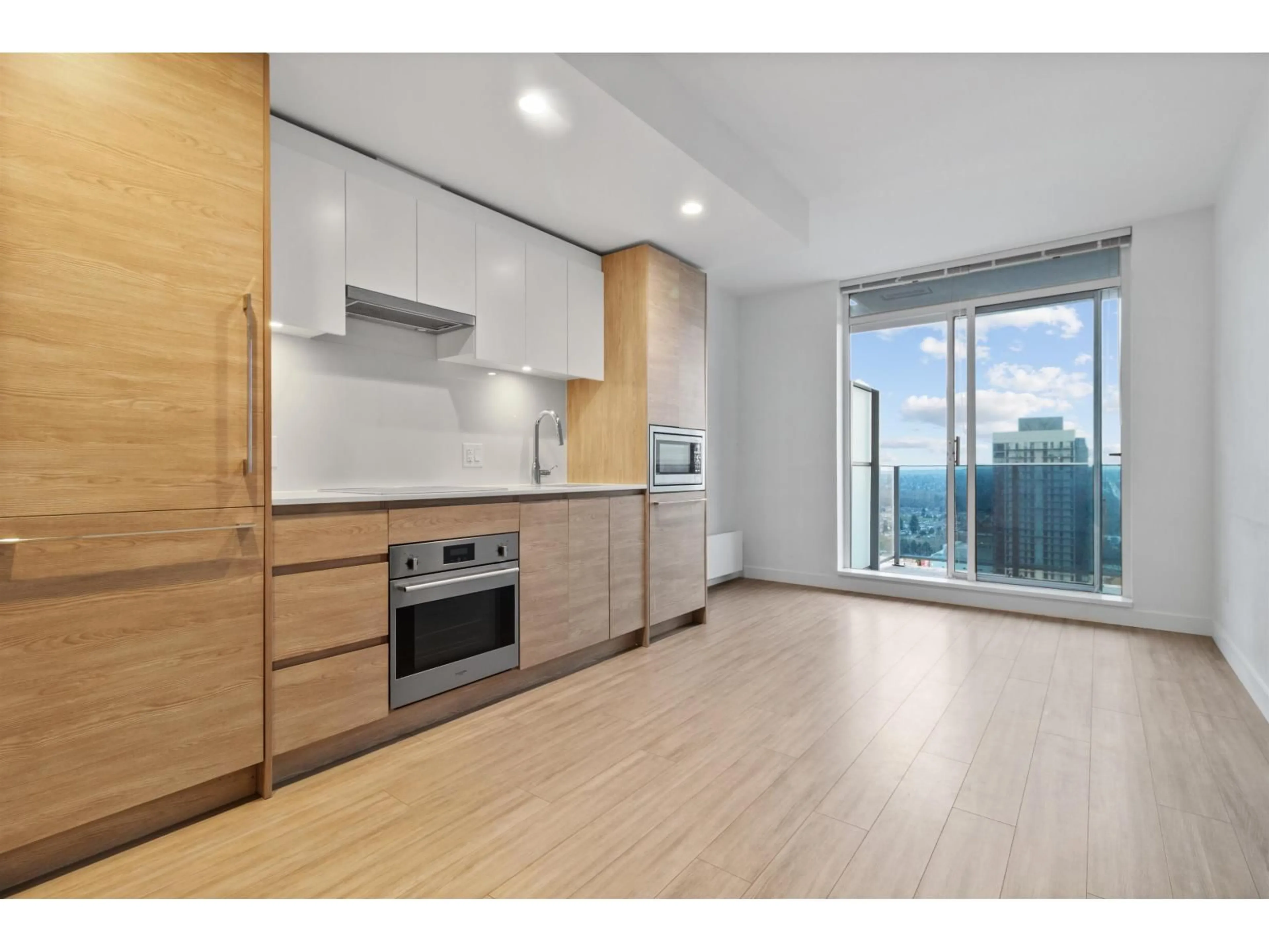 Unknown for 3412 - 13615 FRASER HIGHWAY, Surrey British Columbia V3T0P7