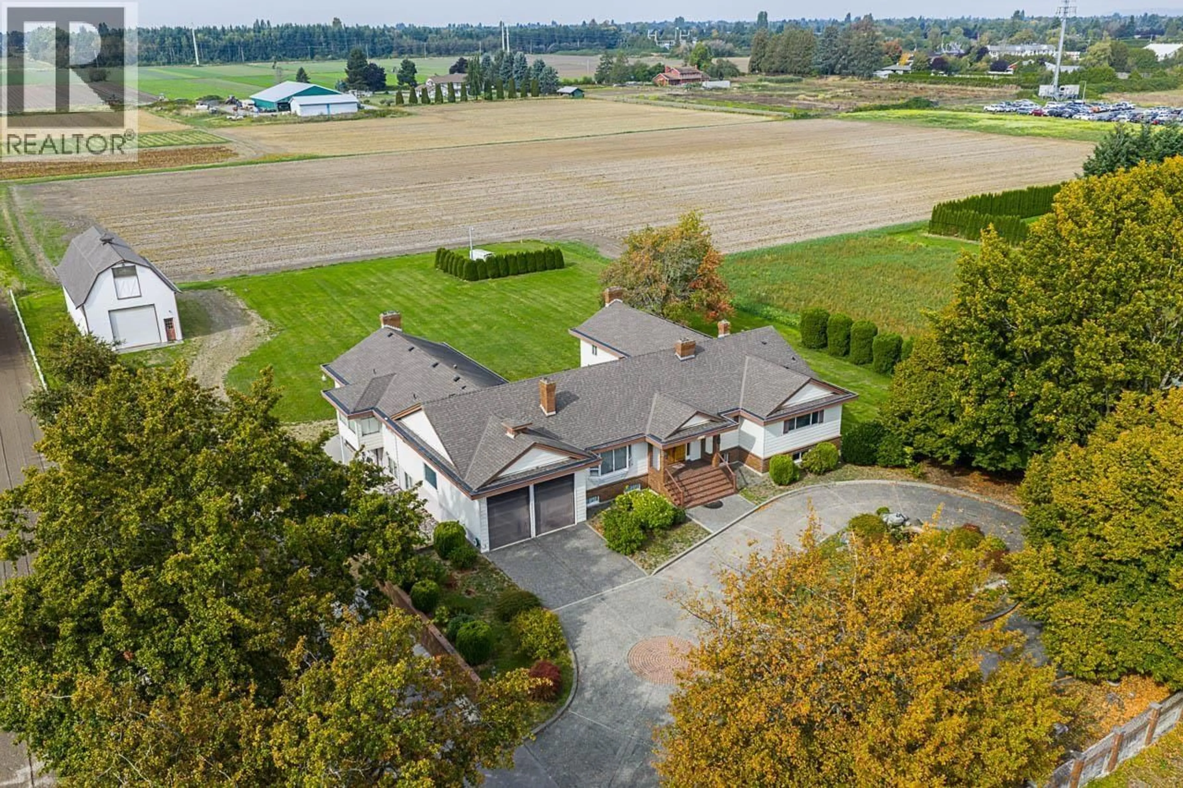 A pic from outside/outdoor area/front of a property/back of a property/a pic from drone, unknown for 11871 NO. 3 ROAD, Richmond British Columbia V7A1X3