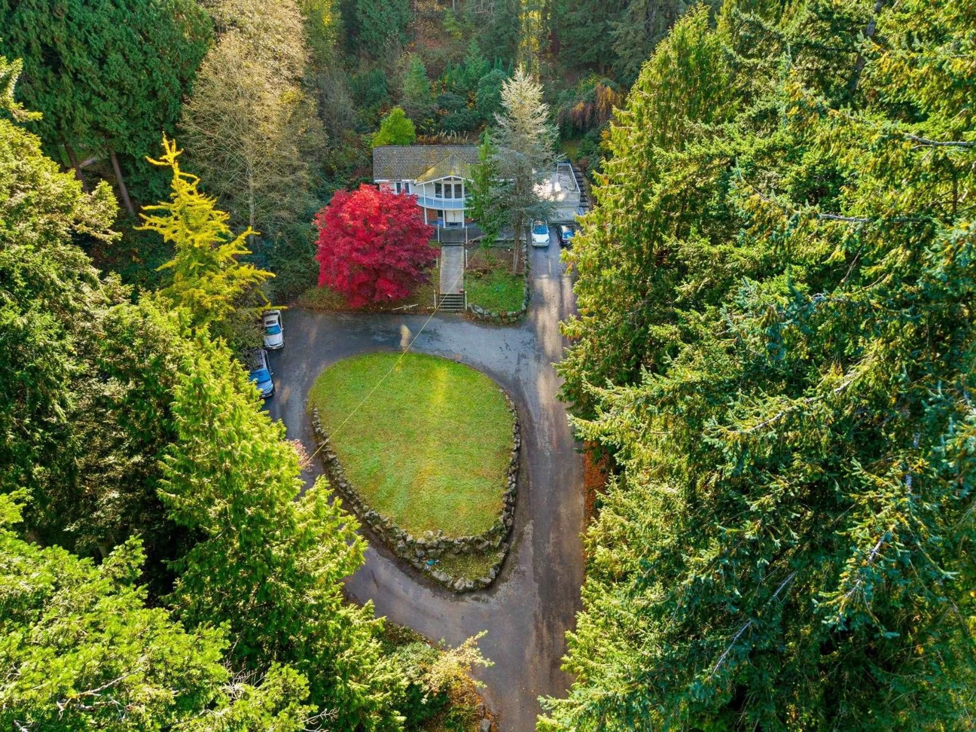 A pic from outside/outdoor area/front of a property/back of a property/a pic from drone, forest/trees view for 13838 CRESCENT ROAD, Surrey British Columbia V4P1K8