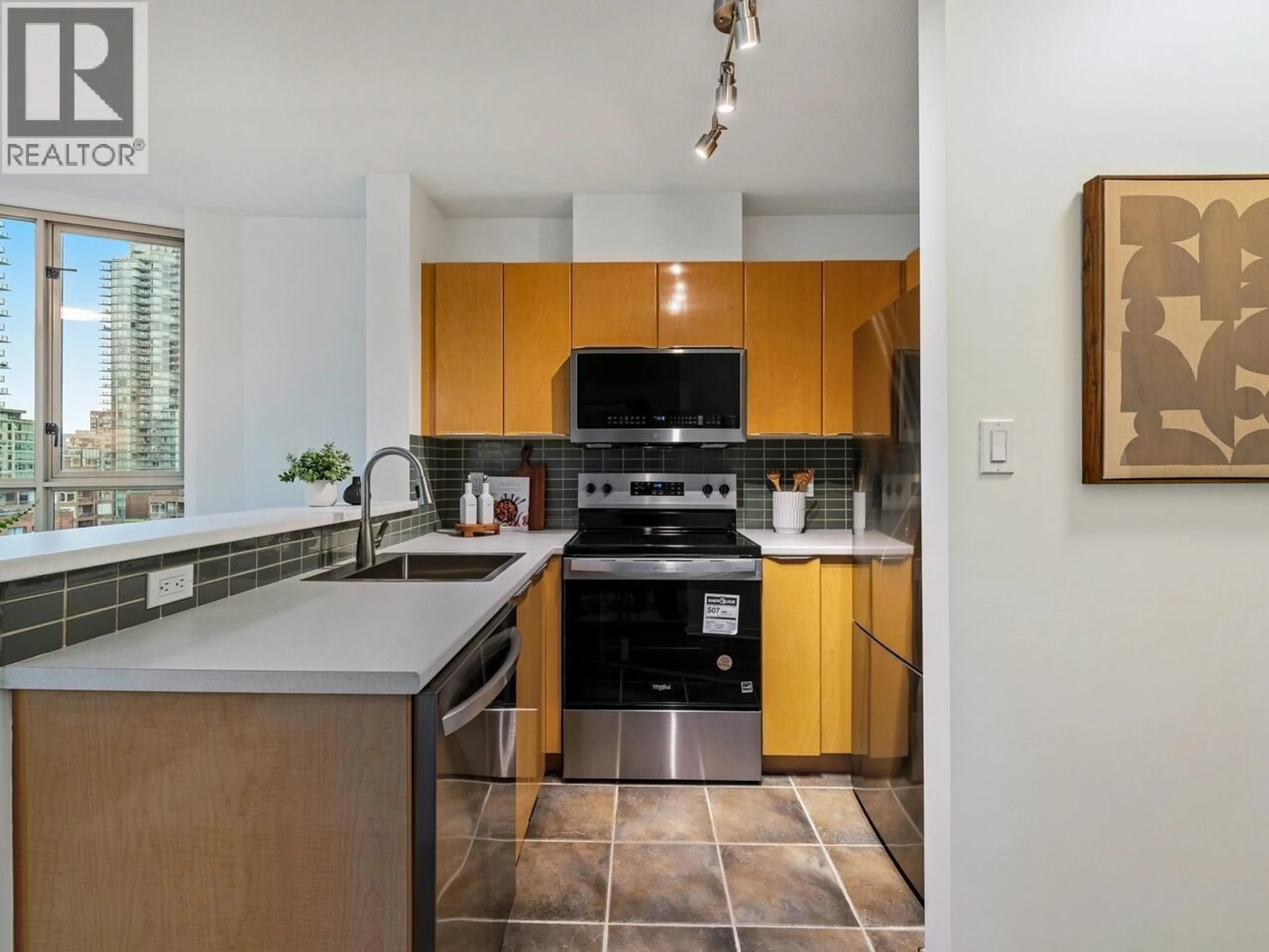 Standard kitchen, ceramic/tile floor for 1407 - 1003 PACIFIC STREET, Vancouver British Columbia V6E4P2