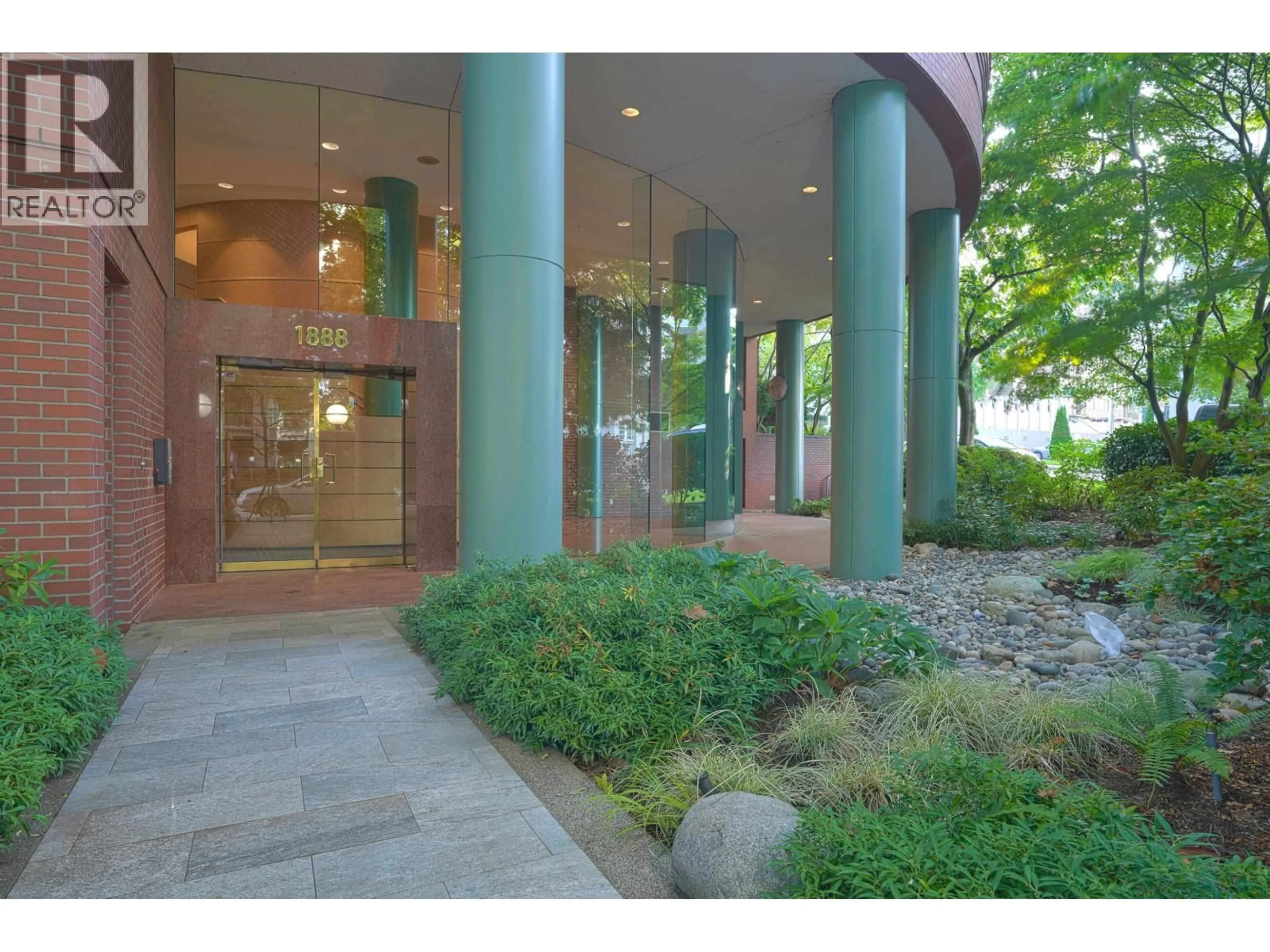 Indoor foyer for 902 - 1888 ALBERNI STREET, Vancouver British Columbia V6G1B3