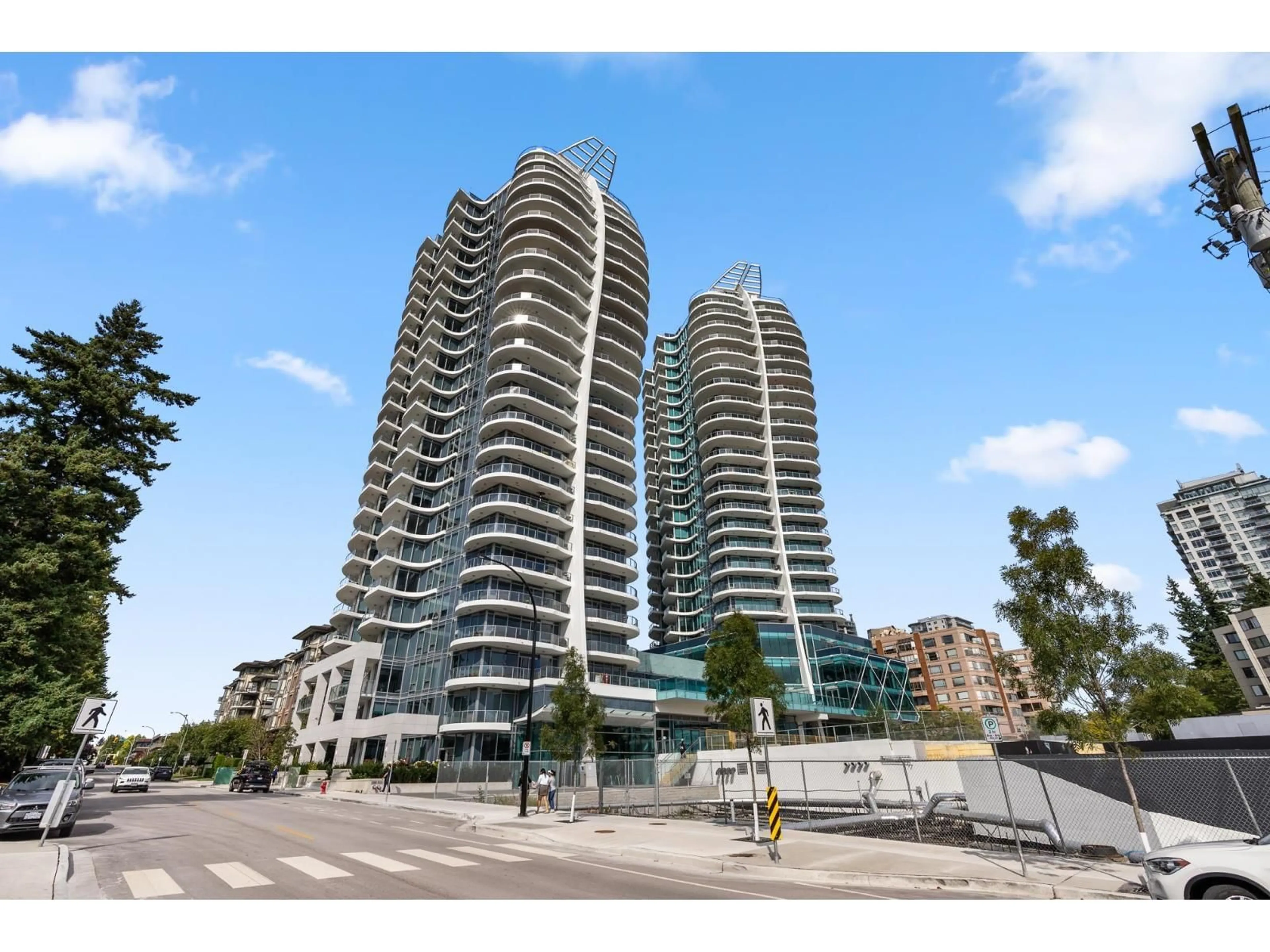 A pic from outside/outdoor area/front of a property/back of a property/a pic from drone, unknown for 1102 - 1500 MARTIN STREET, White Rock British Columbia V4B0C2