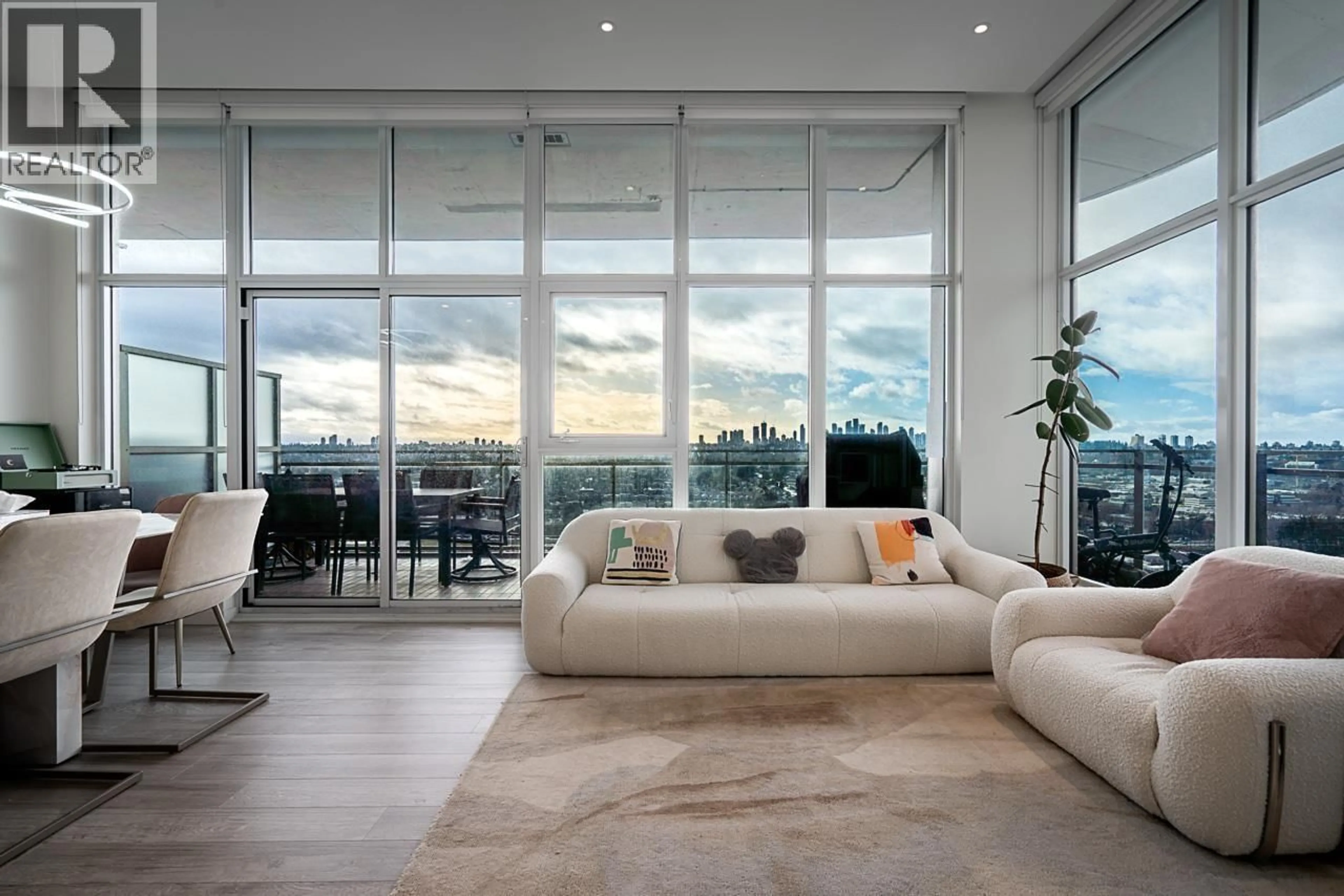 Living room with furniture, unknown for 3105 - 5333 GORING STREET, Burnaby British Columbia V5B3A2