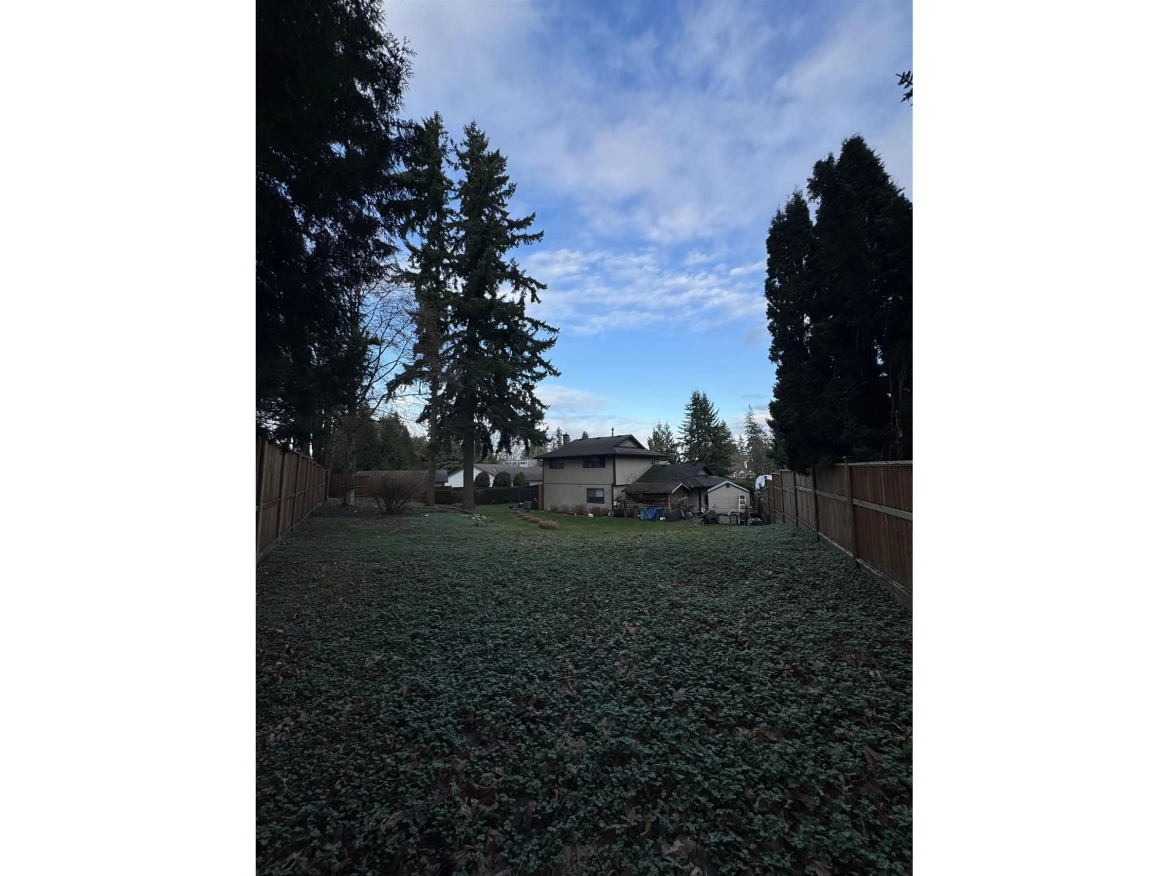 A pic from outside/outdoor area/front of a property/back of a property/a pic from drone, forest/trees view for 5918 KILDARE PLACE, Surrey British Columbia V3S6B2