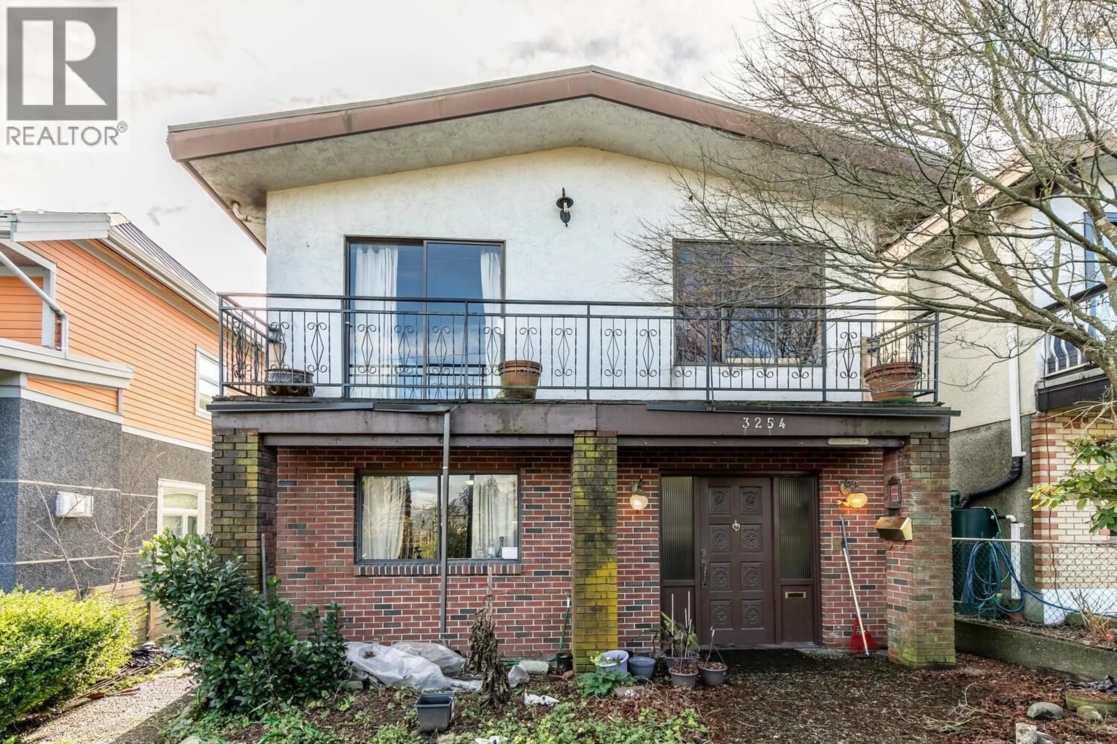 Home with brick exterior material, street for 3254 5TH AVENUE, Vancouver British Columbia V5M1P3