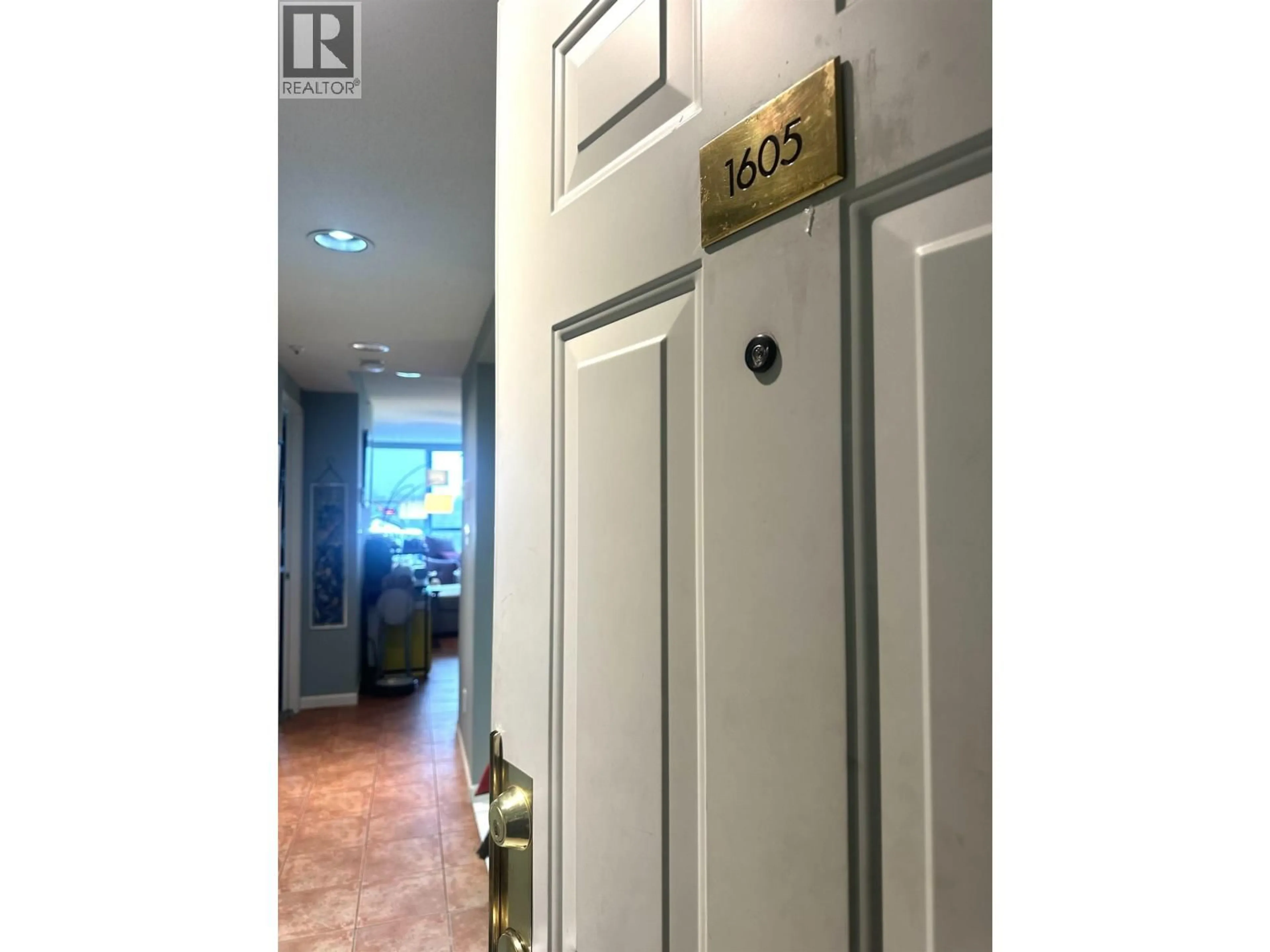 Indoor entryway for 1605 - 3071 GLEN DRIVE, Coquitlam British Columbia V3B7R1