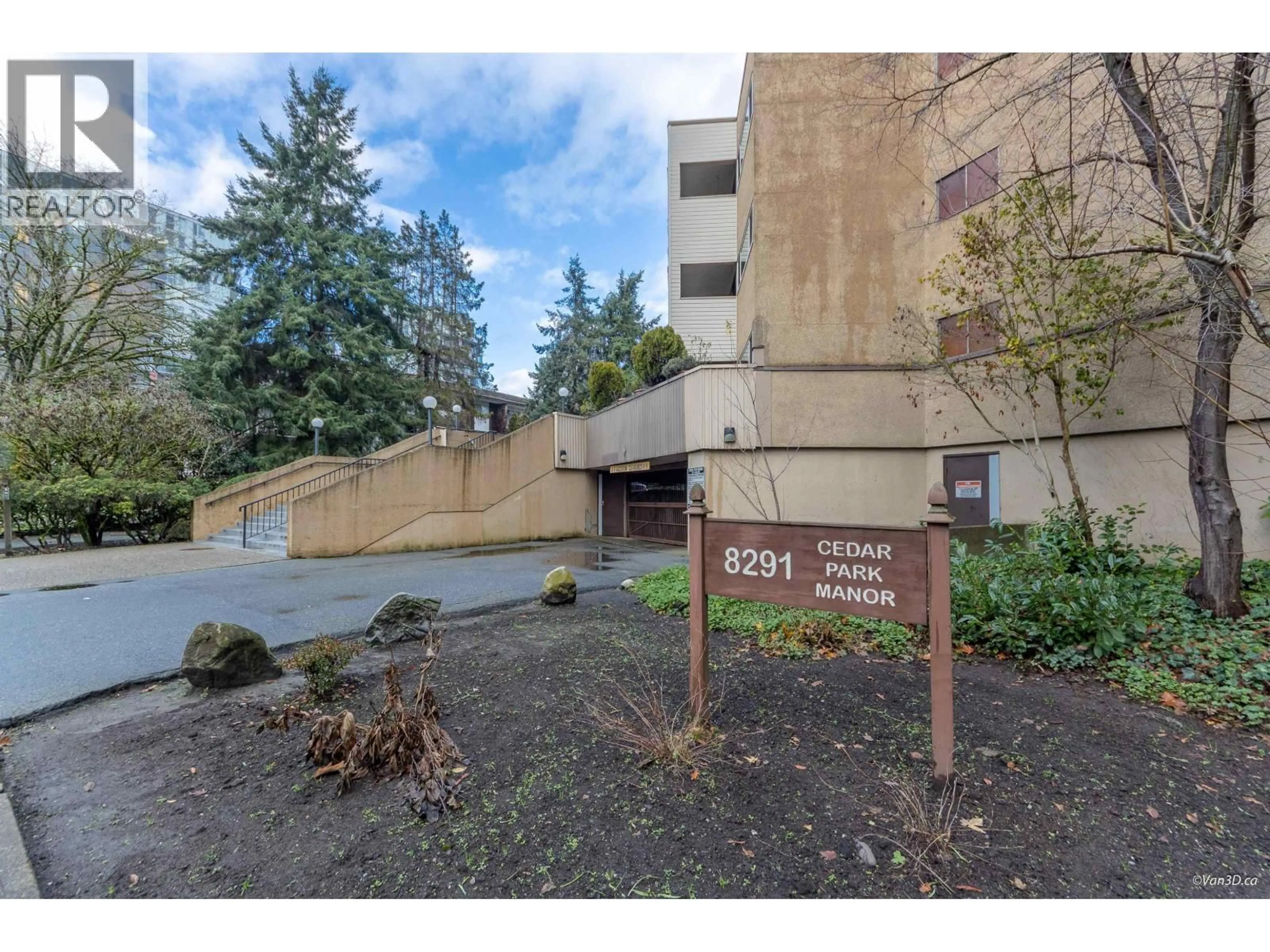 Indoor foyer for 306 - 8291 PARK ROAD, Richmond British Columbia V6Y1T3