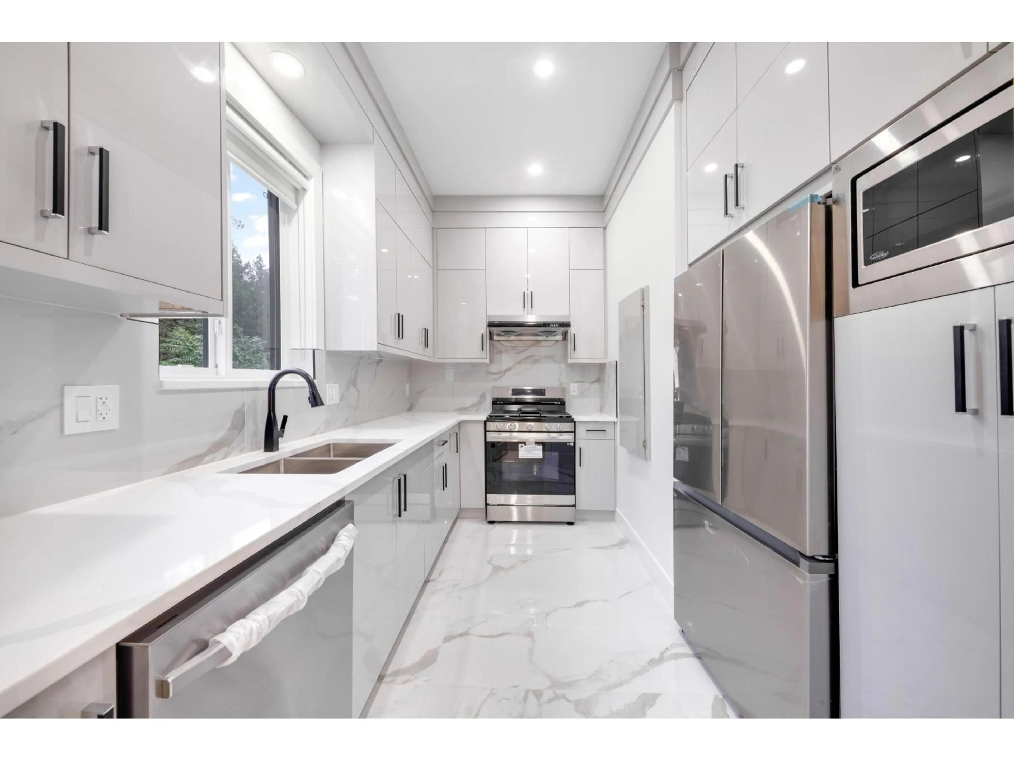 Unknown for 12671 106A AVENUE, Surrey British Columbia V3V0E3