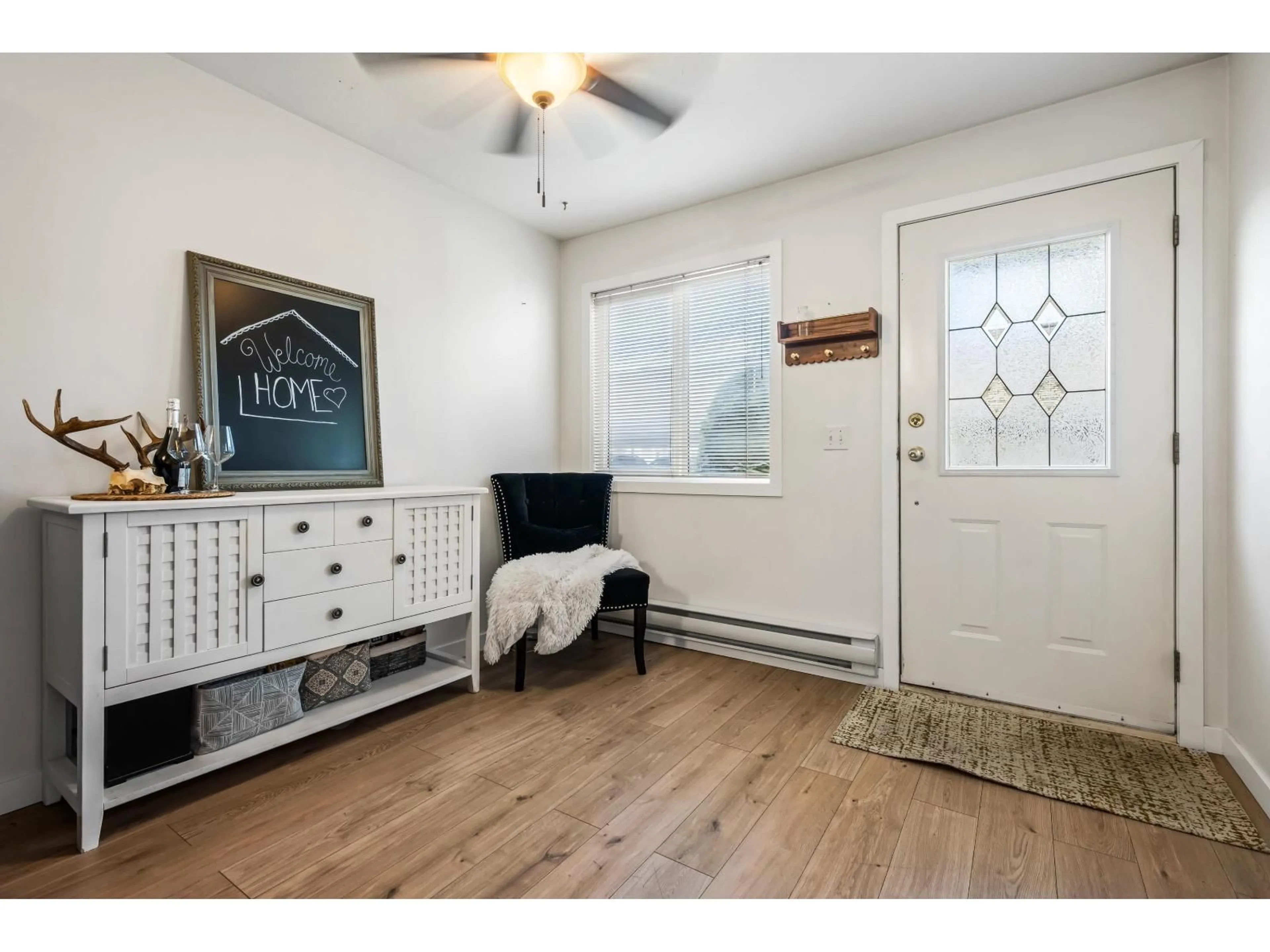 Indoor entryway for 13 - 46735 YALE ROAD, Chilliwack British Columbia V2P2S3