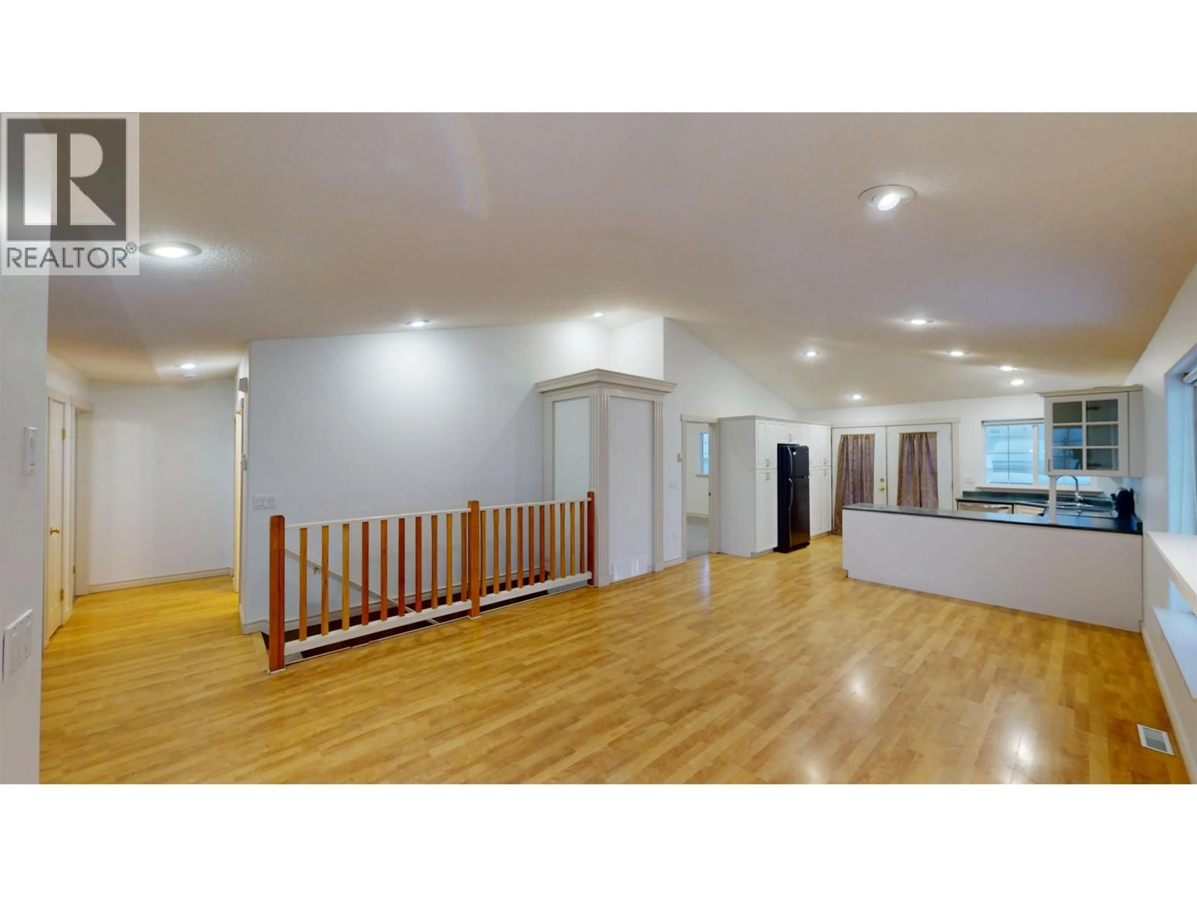 Indoor foyer for A - 10007 111 AVENUE, Fort St. John British Columbia V1J4S6