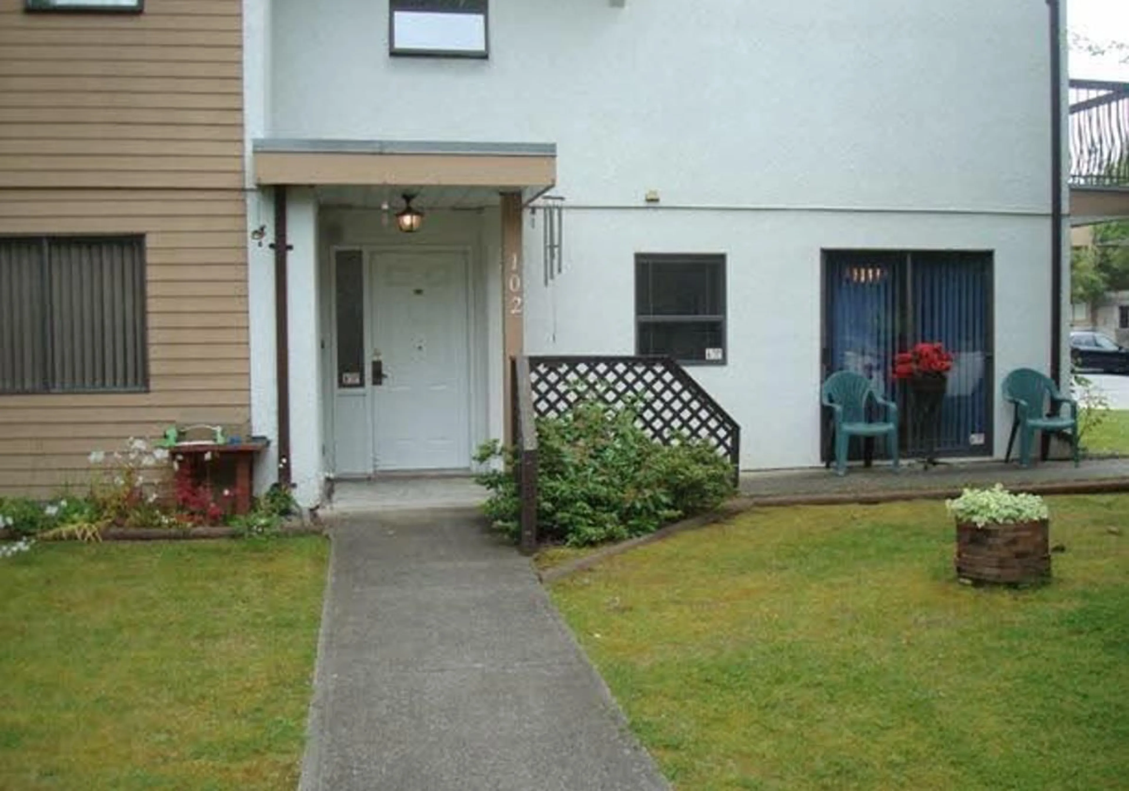 Patio, street for 102 - 7036 133B STREET, Surrey British Columbia V3W7Z9