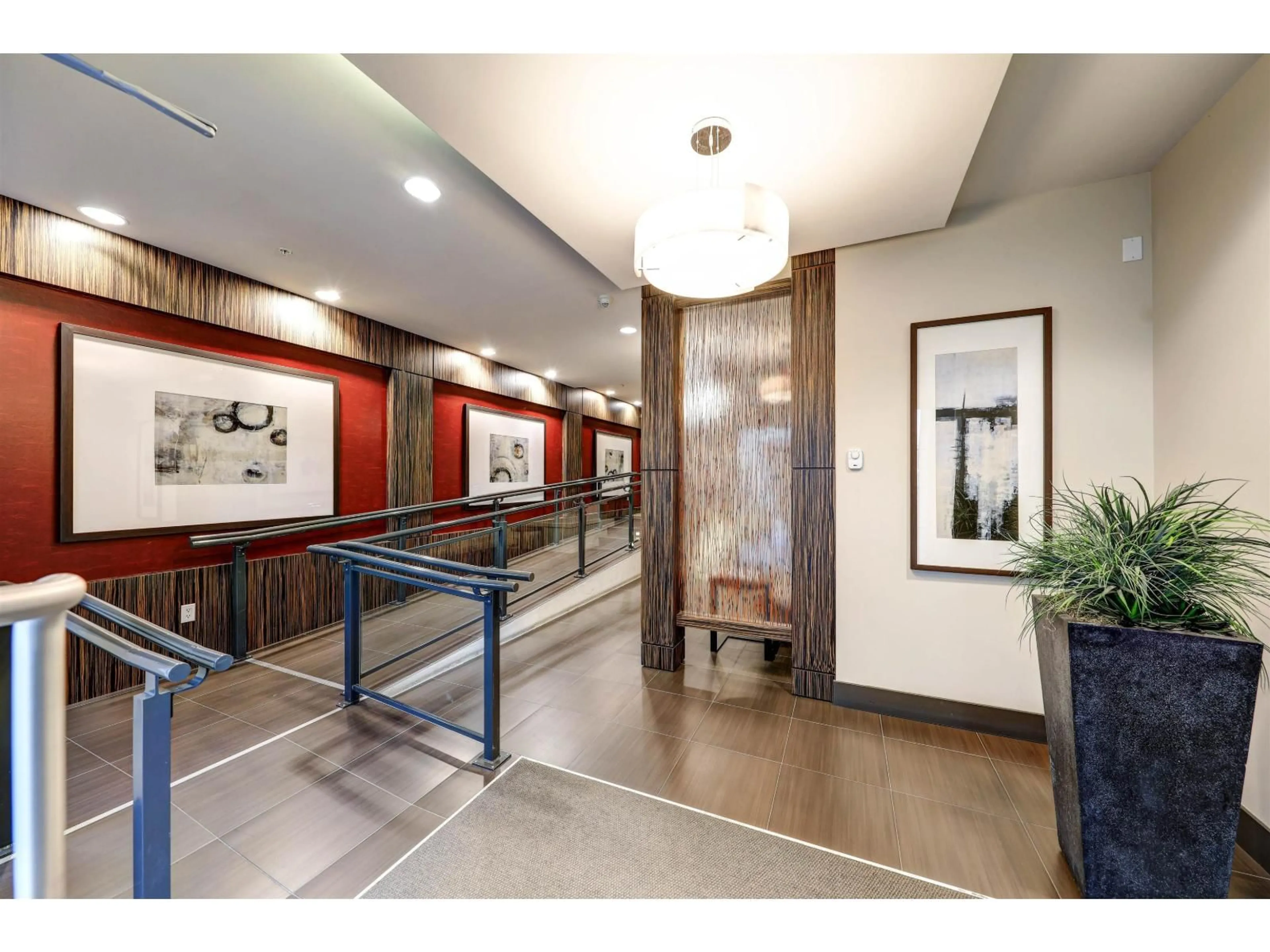 Indoor foyer for 205 - 2940 KING GEORGE BOULEVARD, Surrey British Columbia V4P1A2