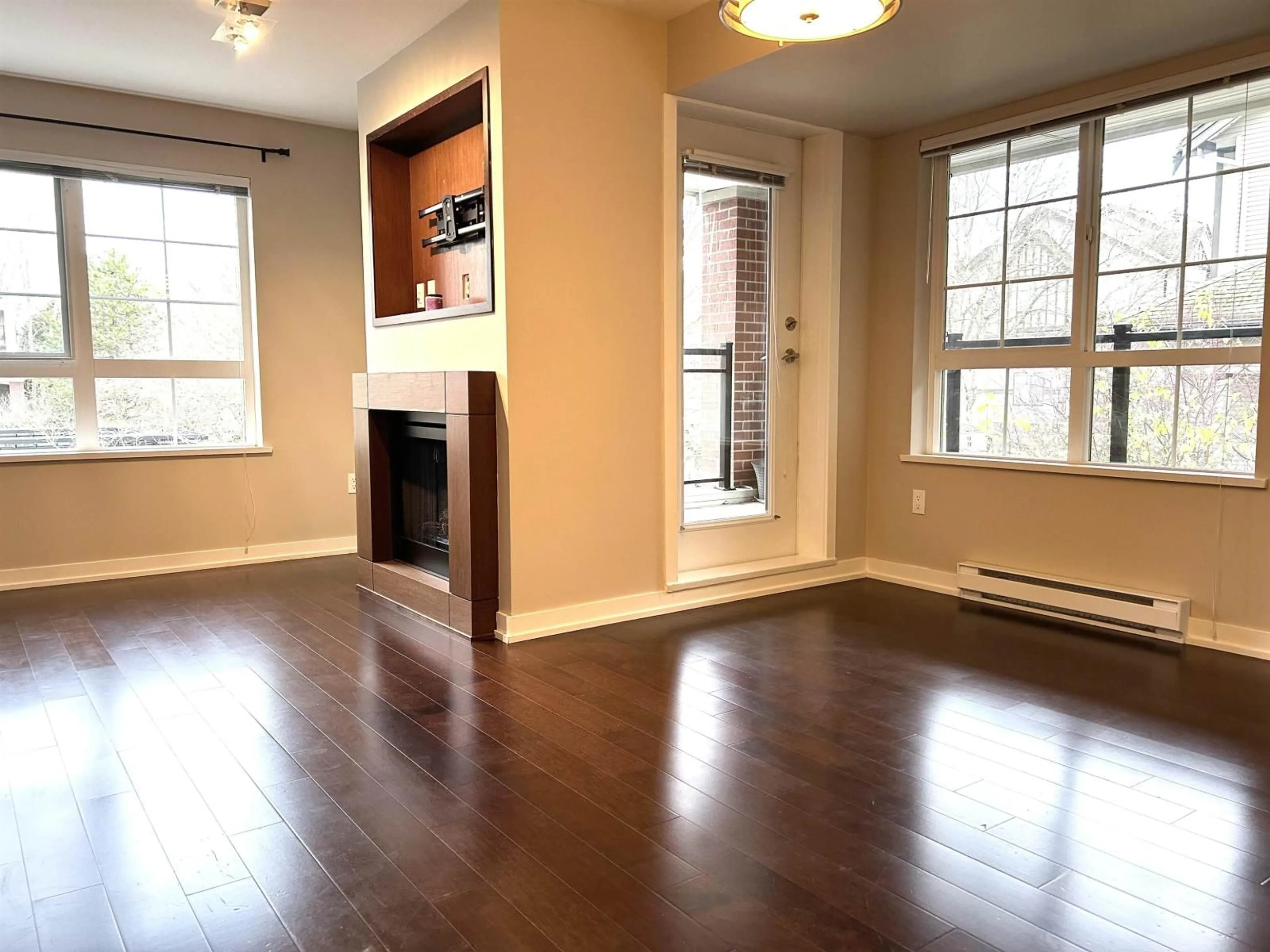 A pic of a room for 205 - 2940 KING GEORGE BOULEVARD, Surrey British Columbia V4P1A2