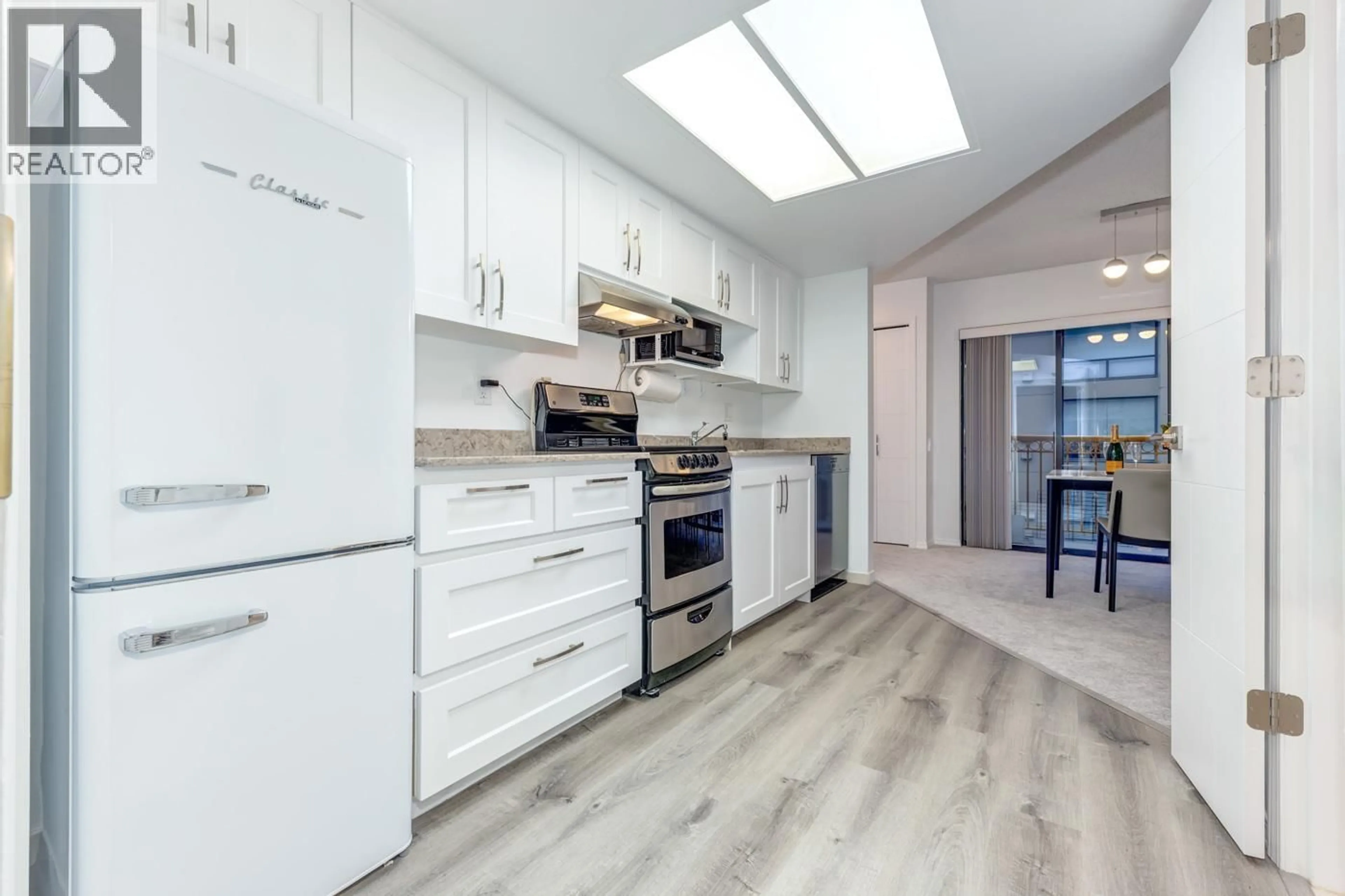 Open concept kitchen, unknown for 424 - 4809 SPEARHEAD DRIVE, Whistler British Columbia V0N1B4