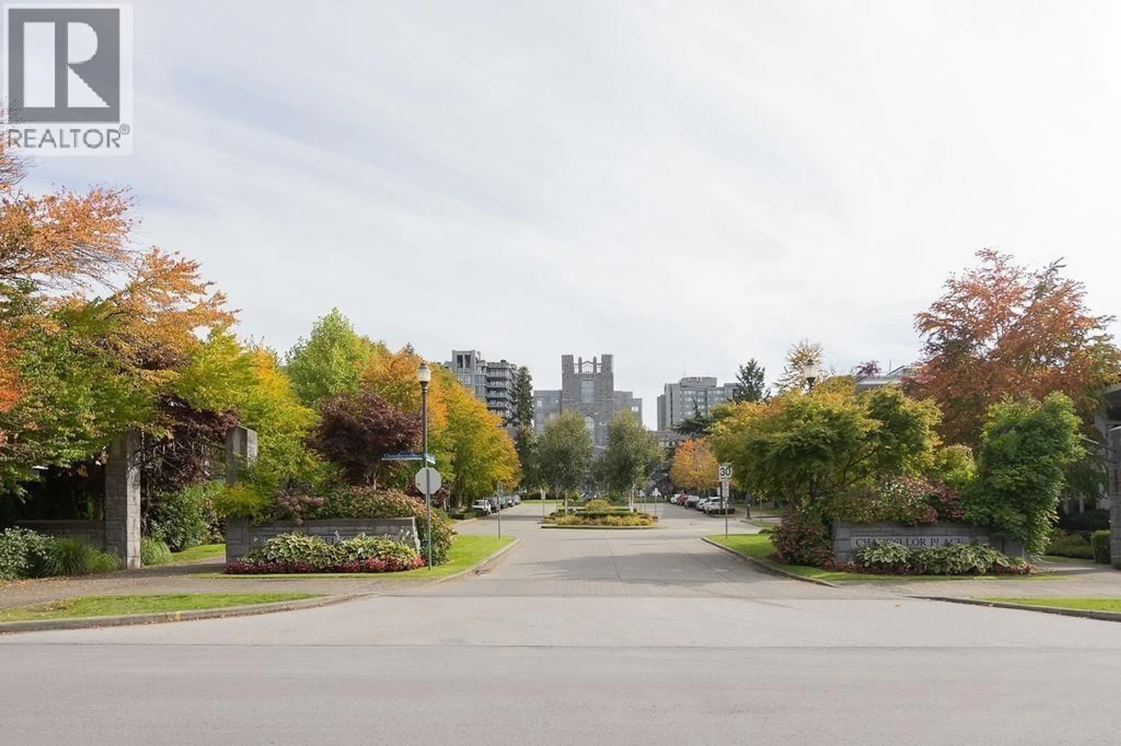 Patio, street for 5952 CHANCELLOR MEWS, Vancouver British Columbia V6T2L5