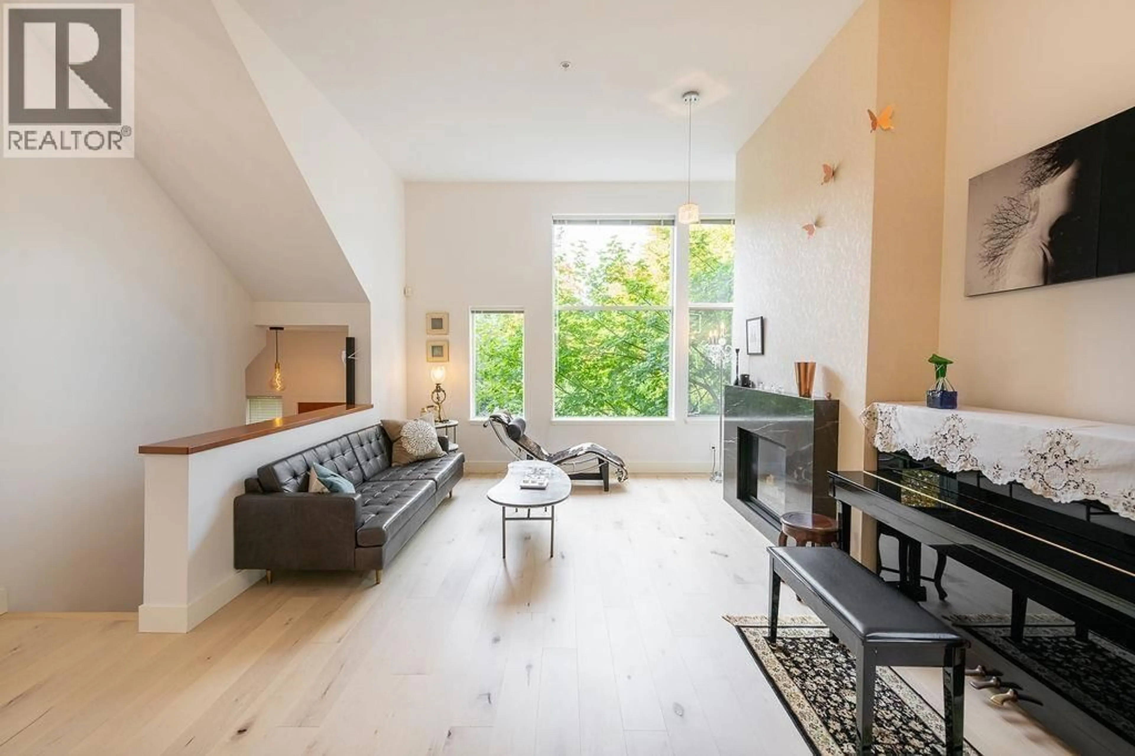 Living room with furniture, unknown for 5952 CHANCELLOR MEWS, Vancouver British Columbia V6T2L5