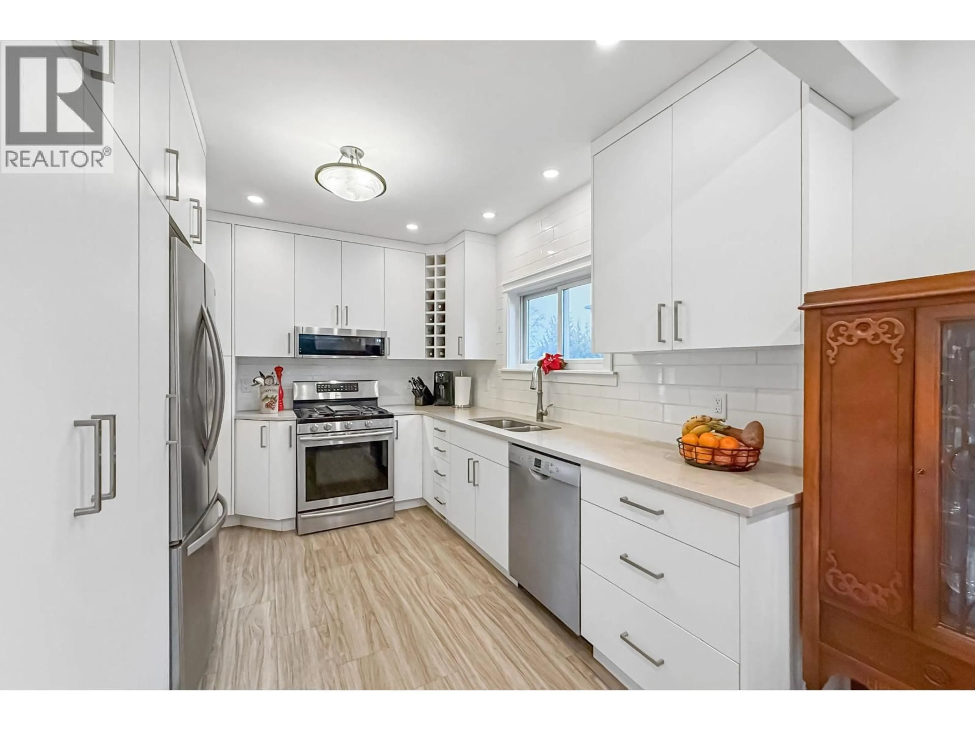 Open concept kitchen, unknown for 251 PEMBINA STREET, New Westminster British Columbia V3M5J3