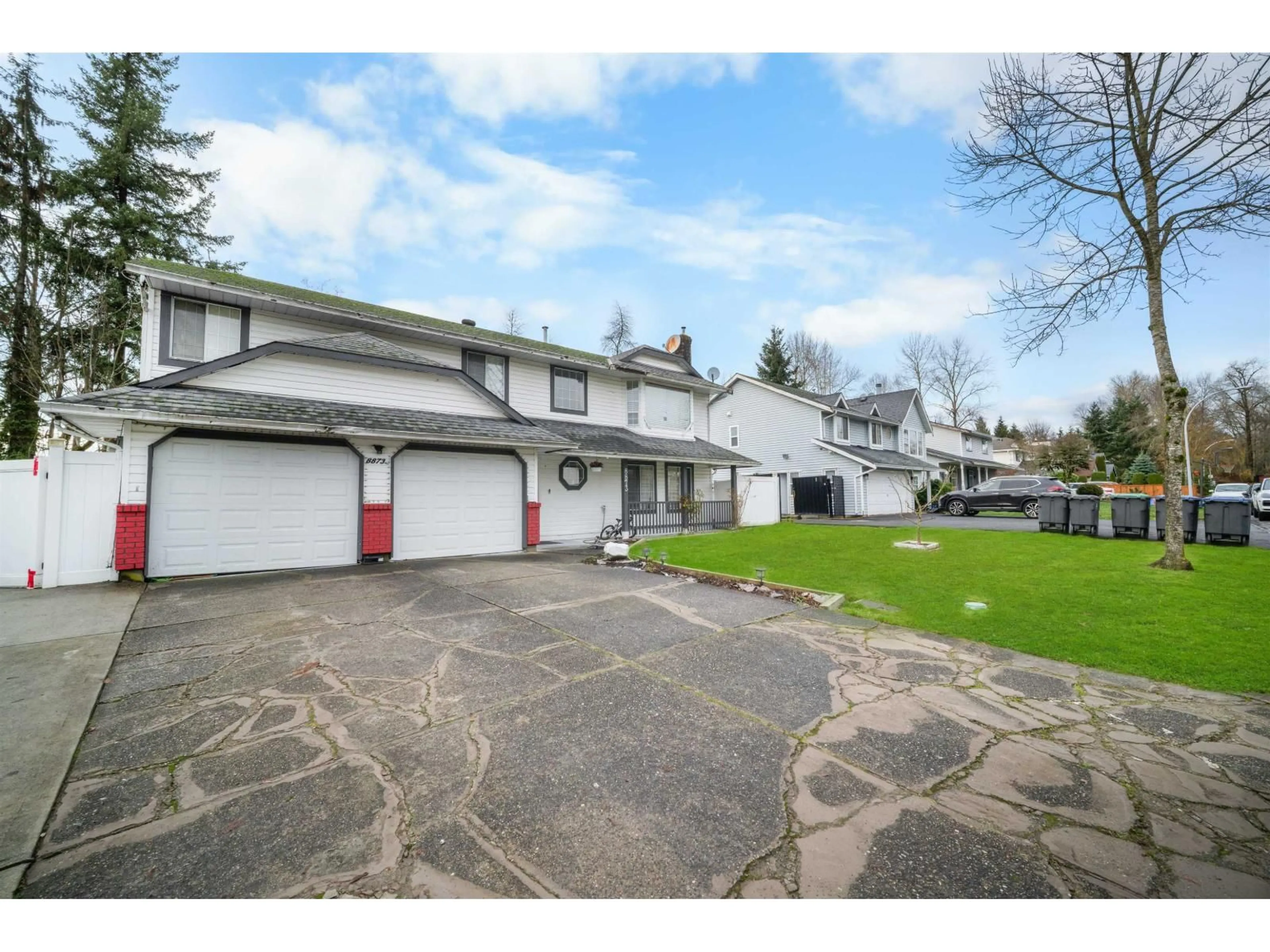 A pic from outside/outdoor area/front of a property/back of a property/a pic from drone, street for 8873 143A STREET, Surrey British Columbia V3V7P7