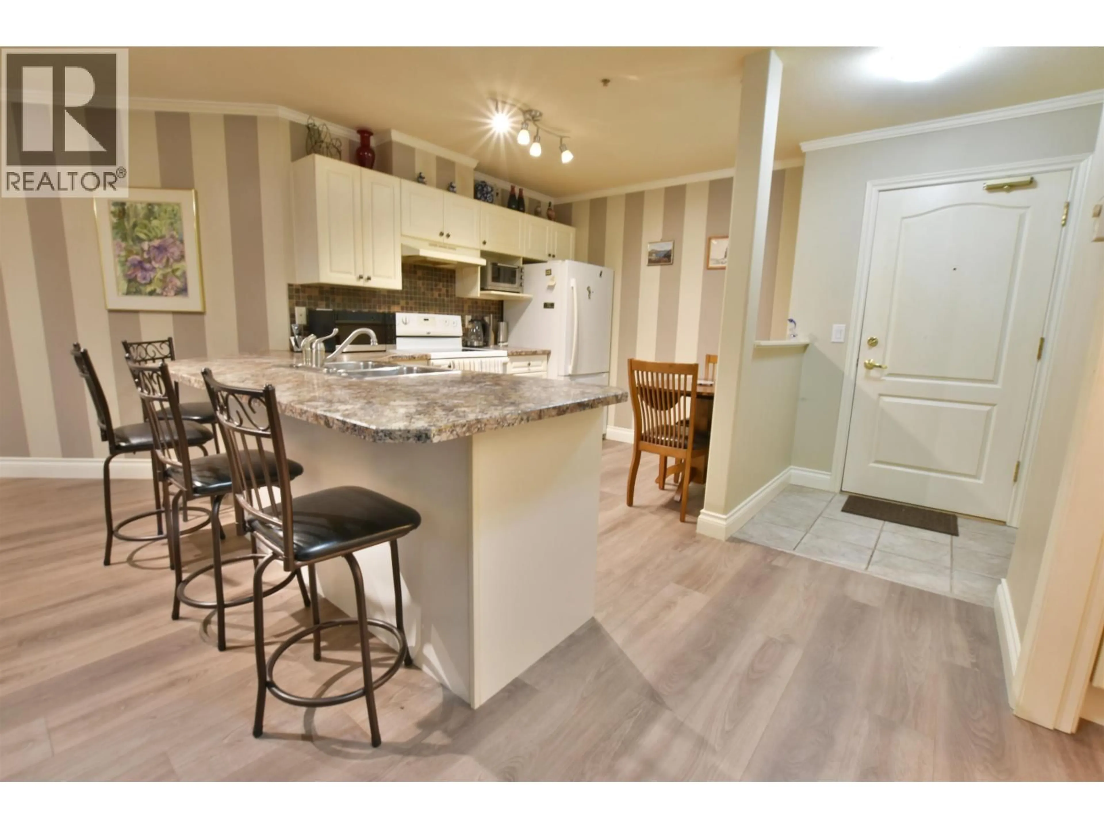 Open concept kitchen, unknown for 206 - 22230 NORTH AVENUE, Maple Ridge British Columbia V2X2L5