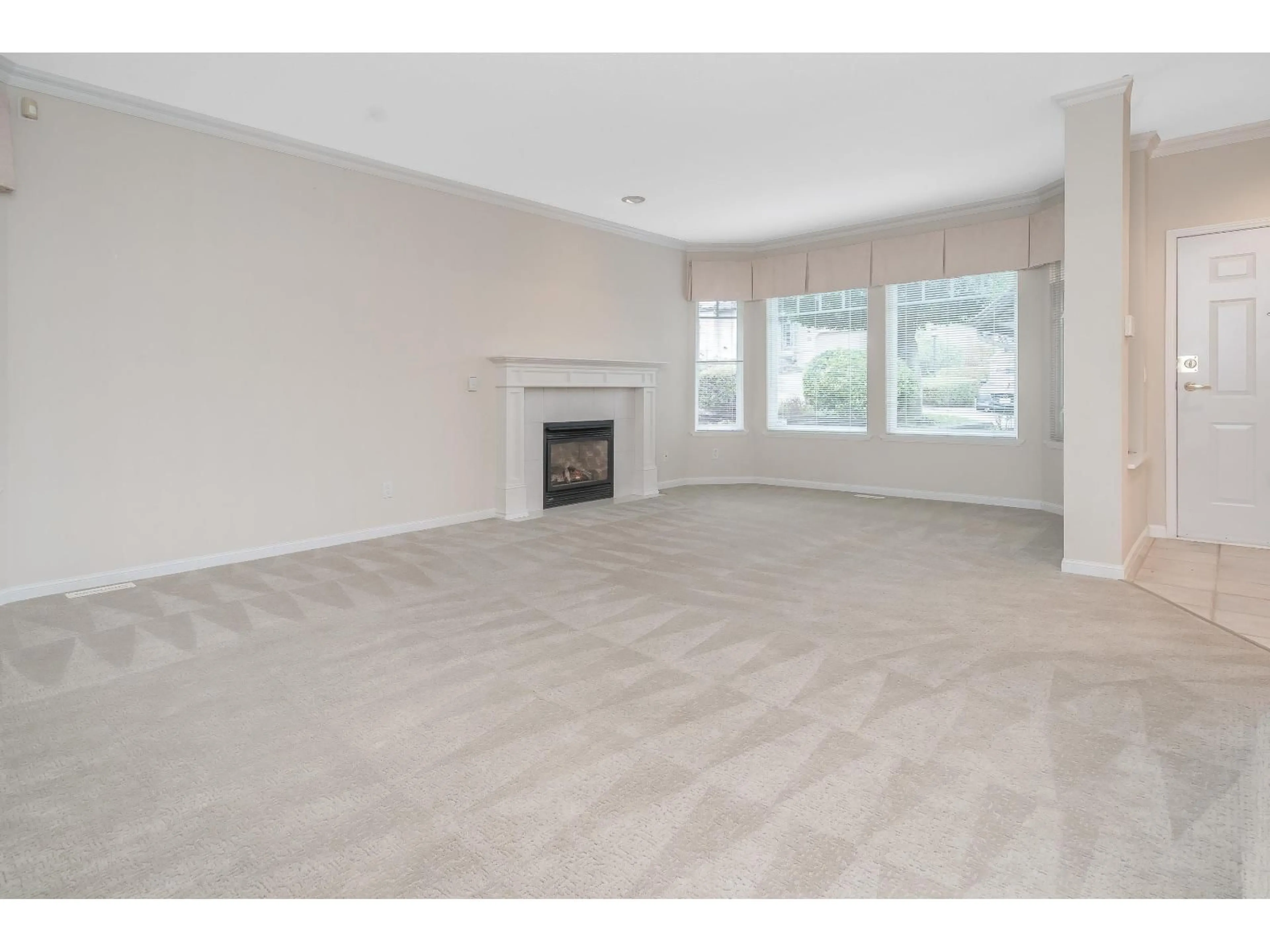 A pic of a room for 28 - 15151 26 AVENUE, Surrey British Columbia V4P2Z8