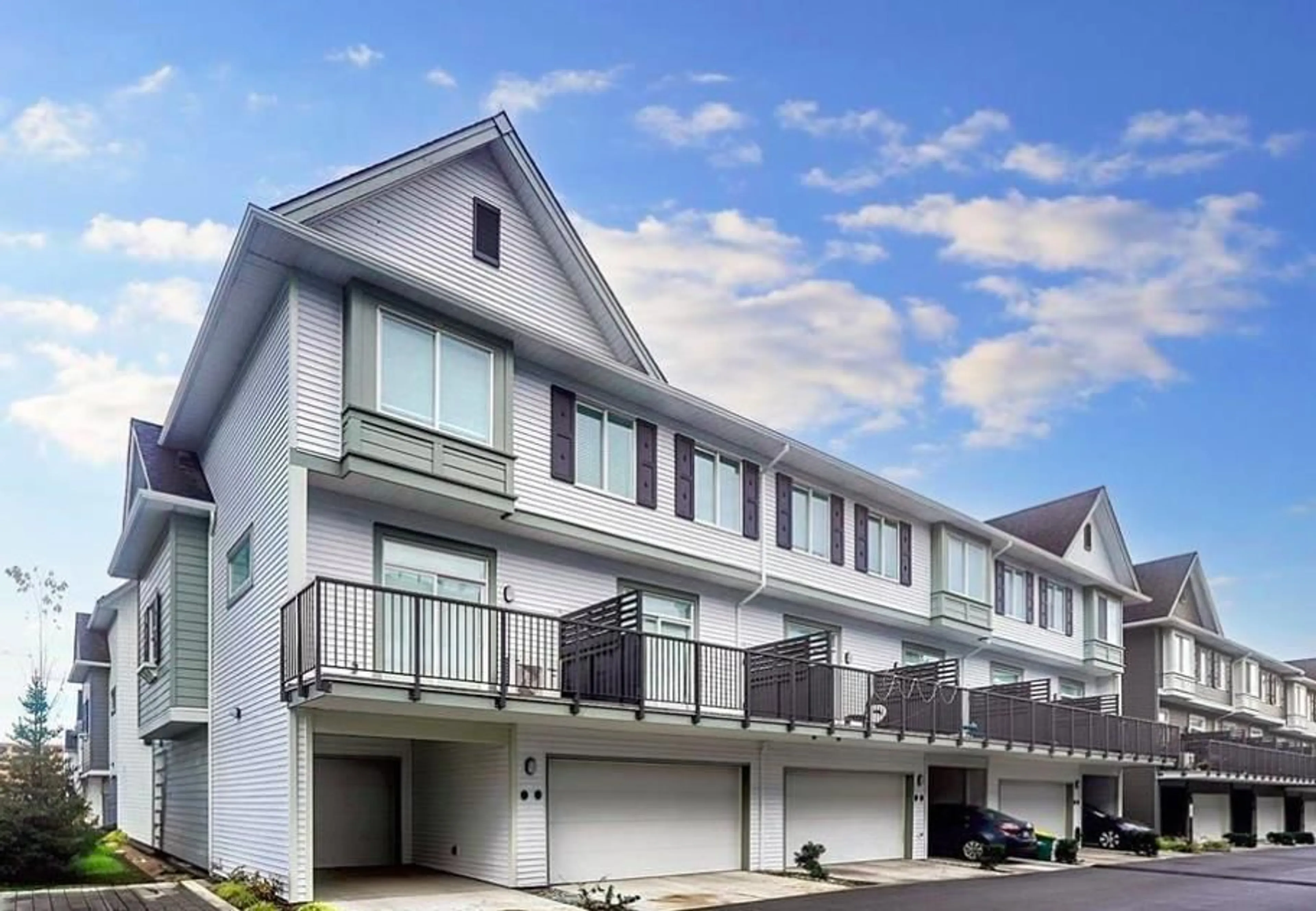 Home with vinyl exterior material, street for 95 - 15778 85 AVENUE, Surrey British Columbia V4N6W8