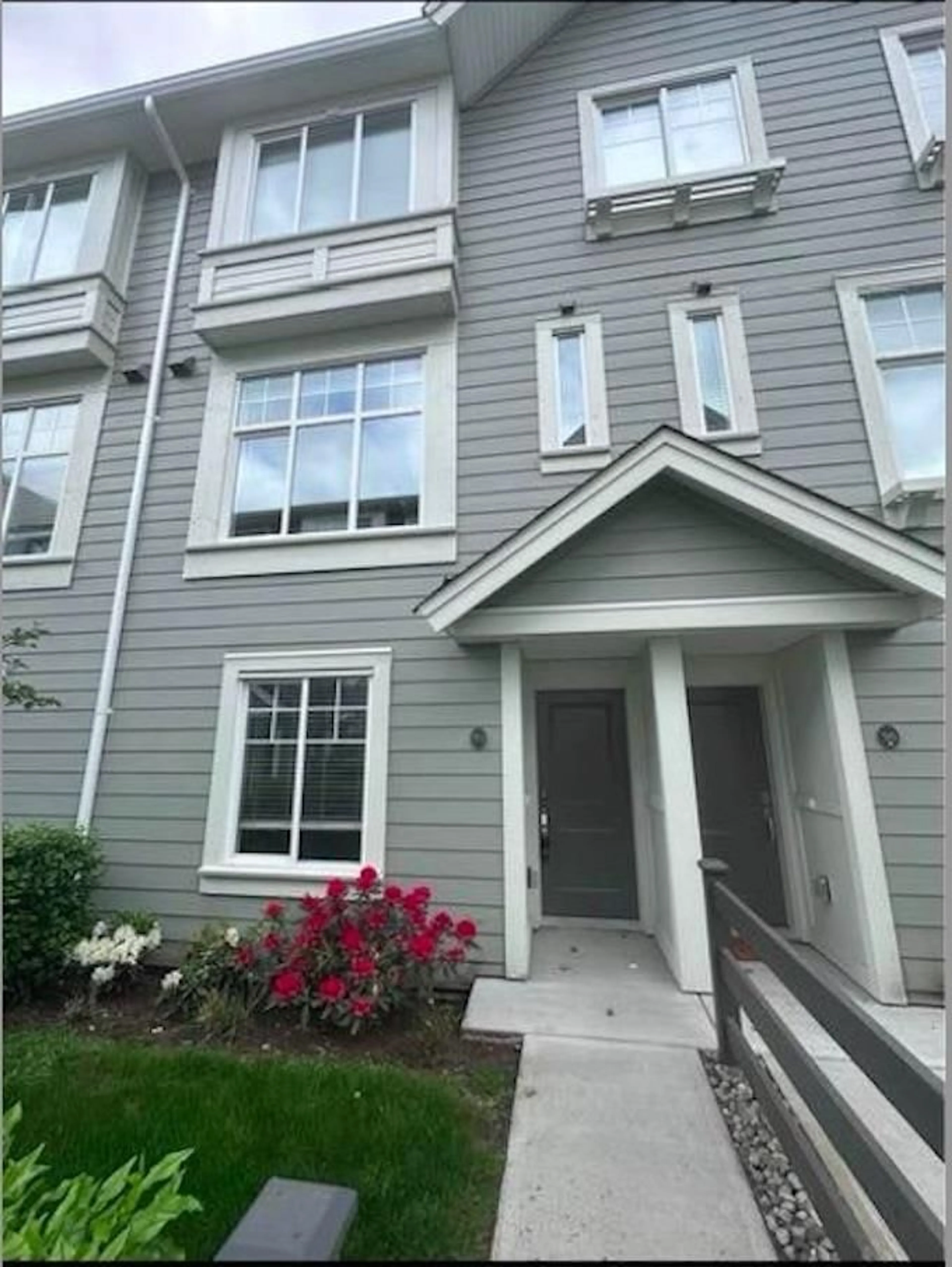 Home with vinyl exterior material, street for 95 - 15778 85 AVENUE, Surrey British Columbia V4N6W8