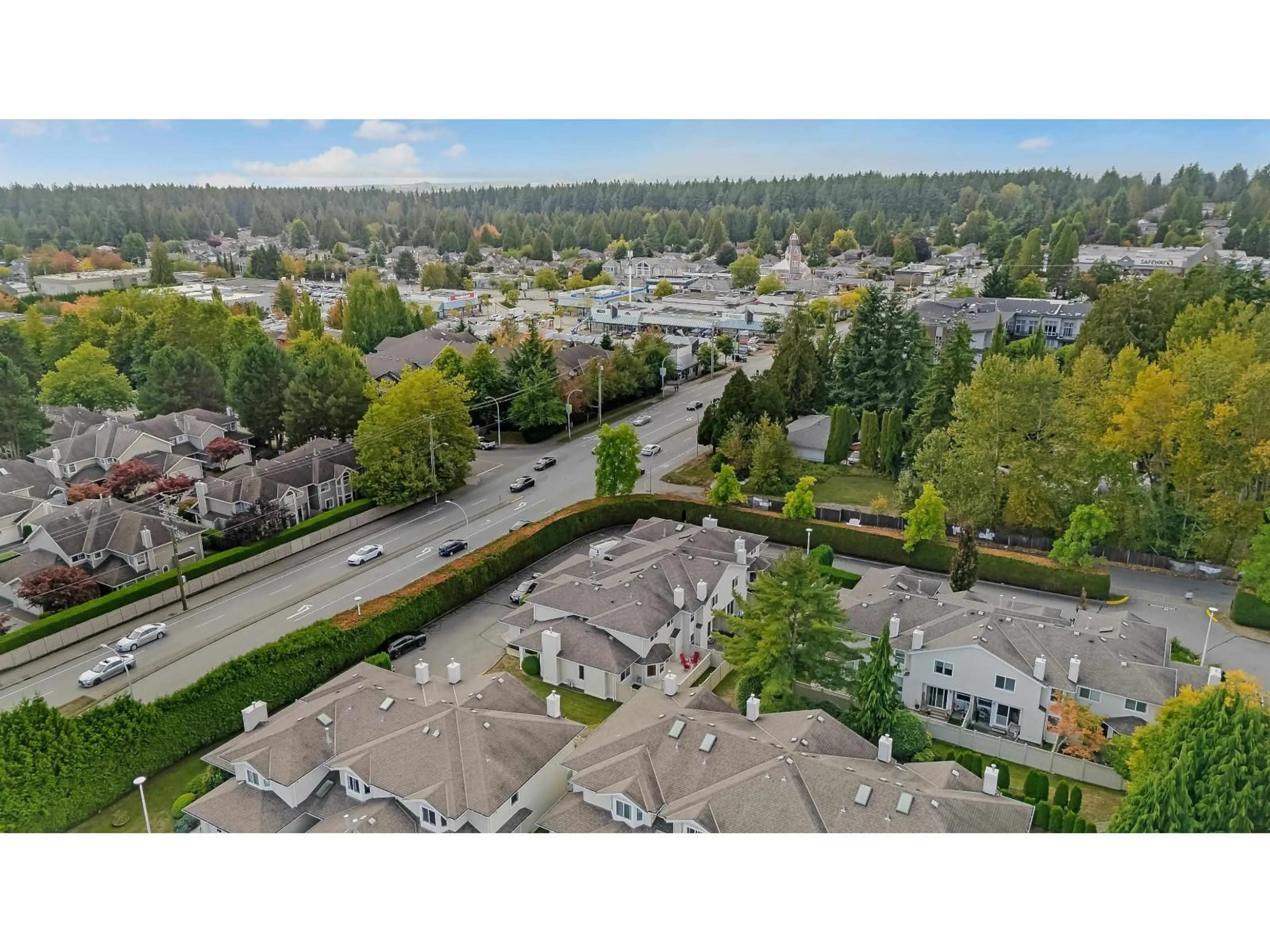 A pic from outside/outdoor area/front of a property/back of a property/a pic from drone, unknown for 4 - 6452 121 STREET, Surrey British Columbia V3W0Y5