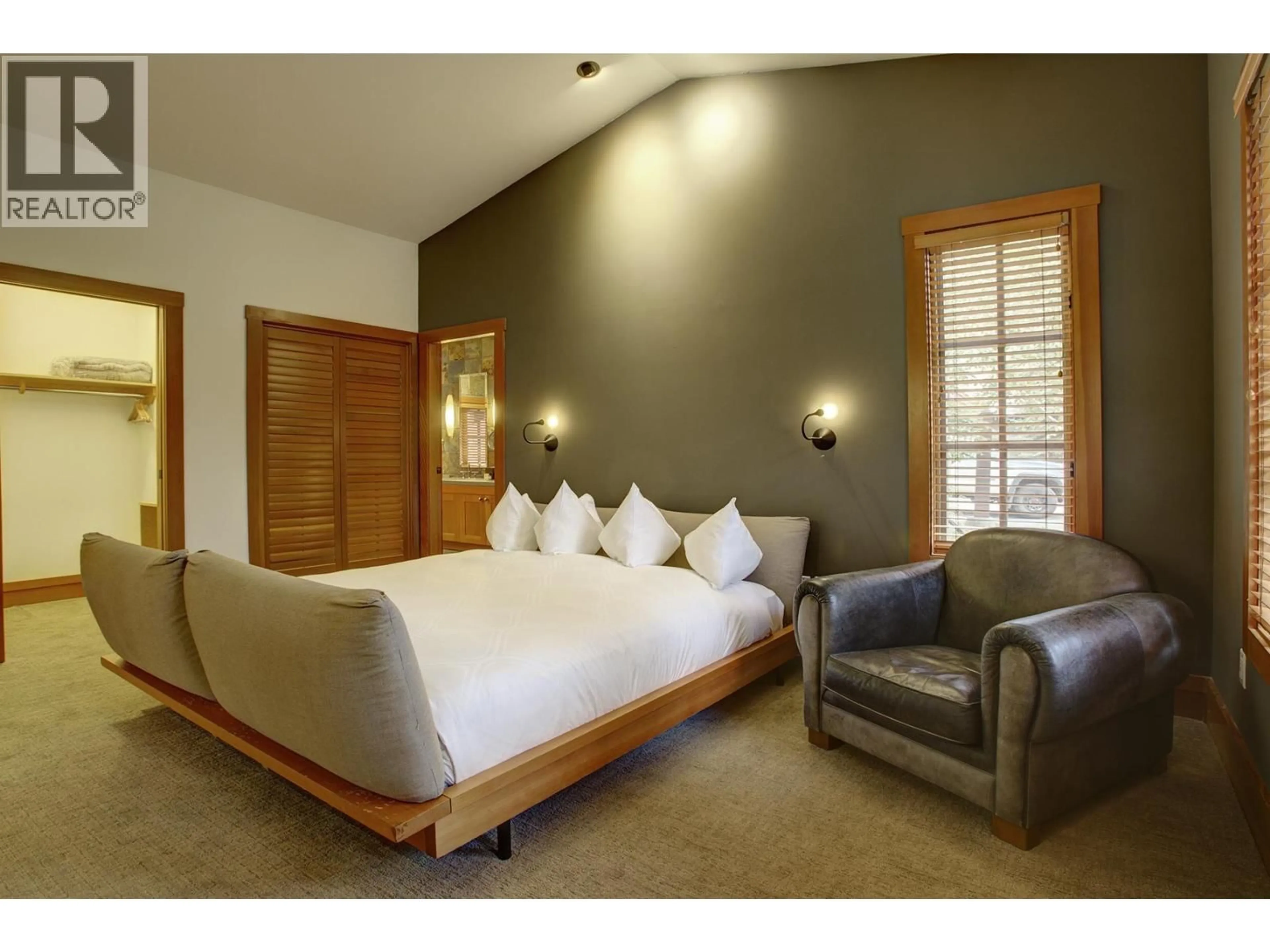 Bedroom with bed, unknown for 6C - 2300 NORDIC DRIVE, Whistler British Columbia V8E0A6